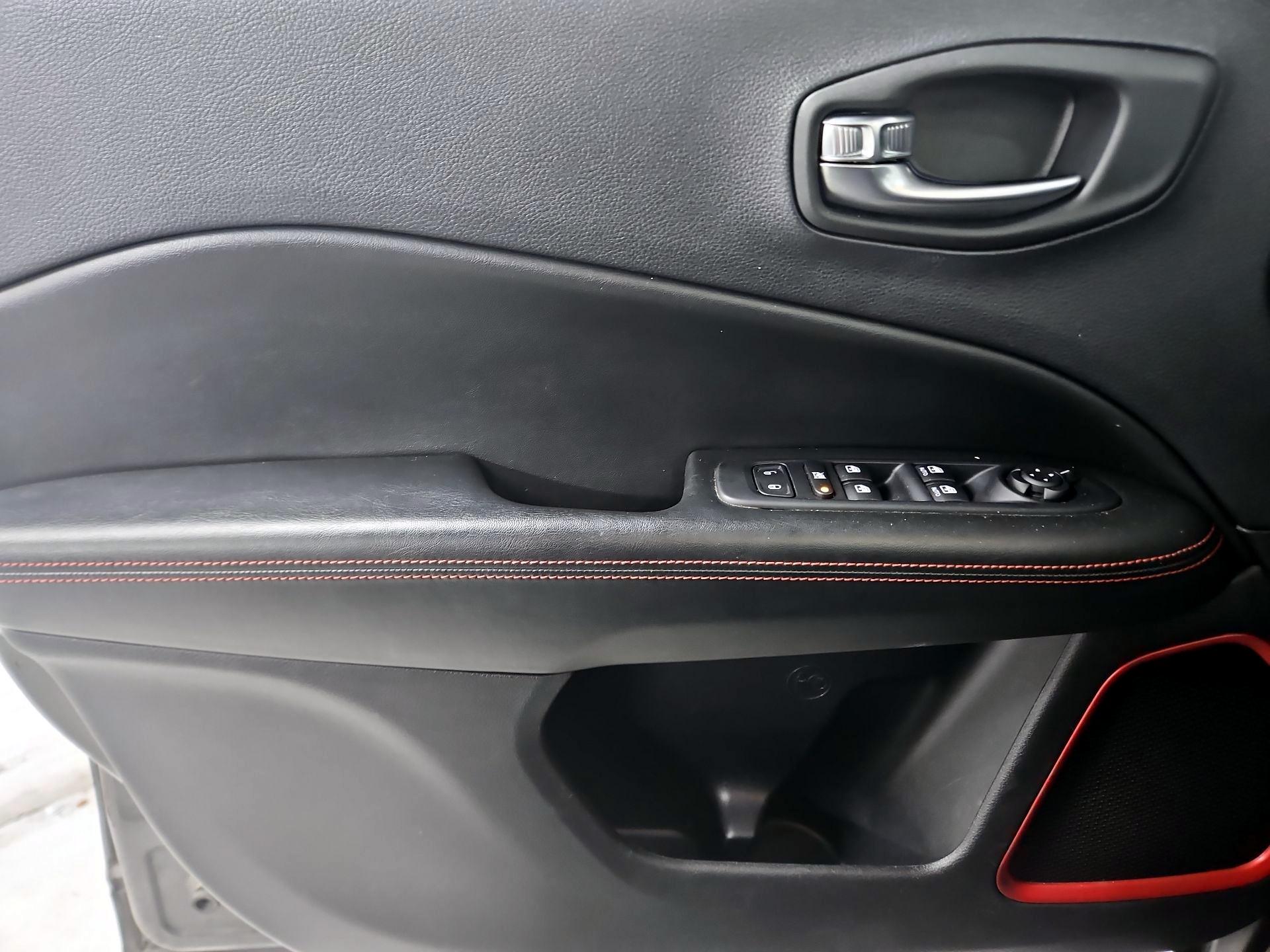 Thumbnail: 2019 Jeep Compass - 12