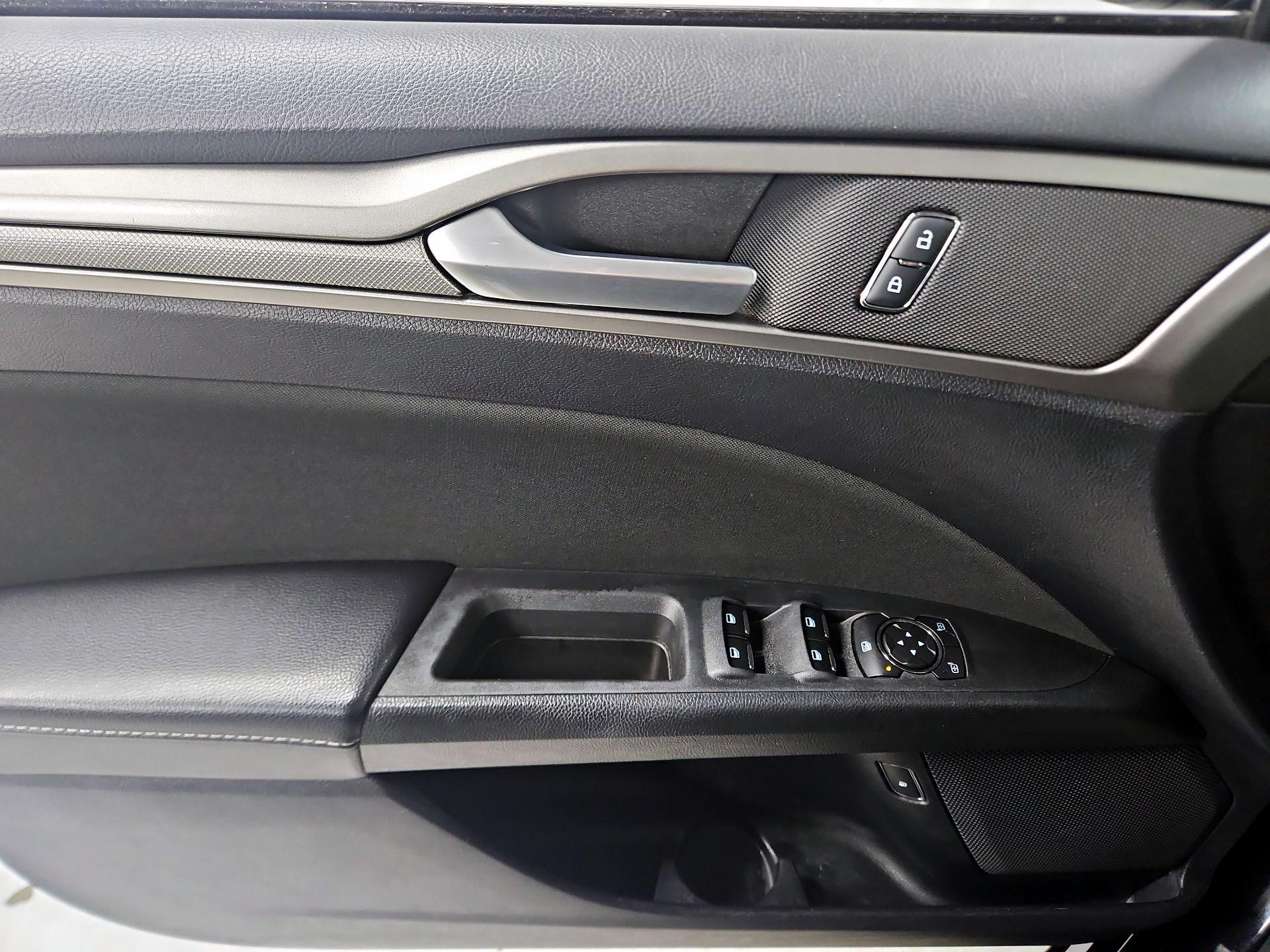 Thumbnail: 2019 Ford Fusion - 12