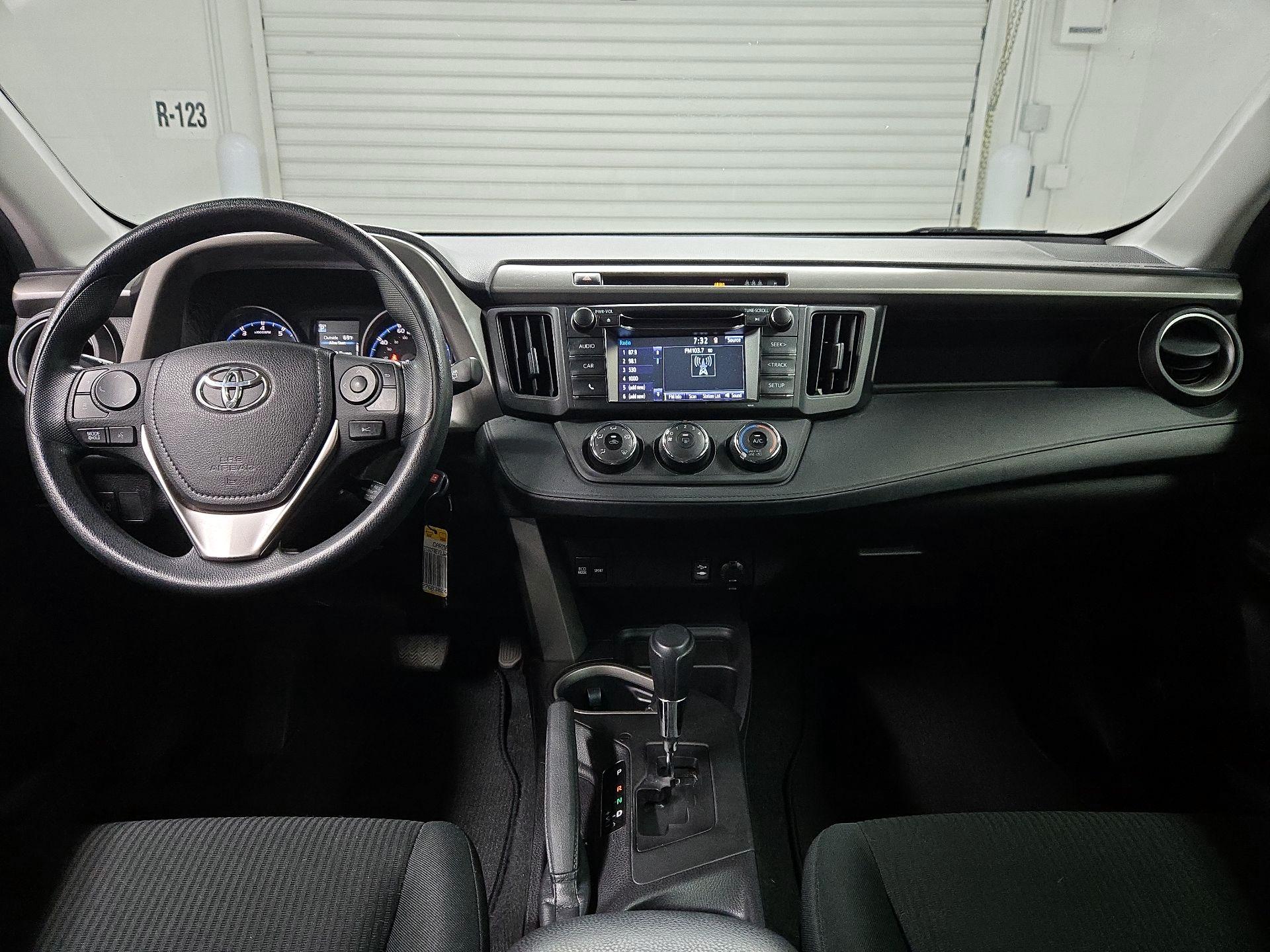Thumbnail: 2018 Toyota RAV4 - 9