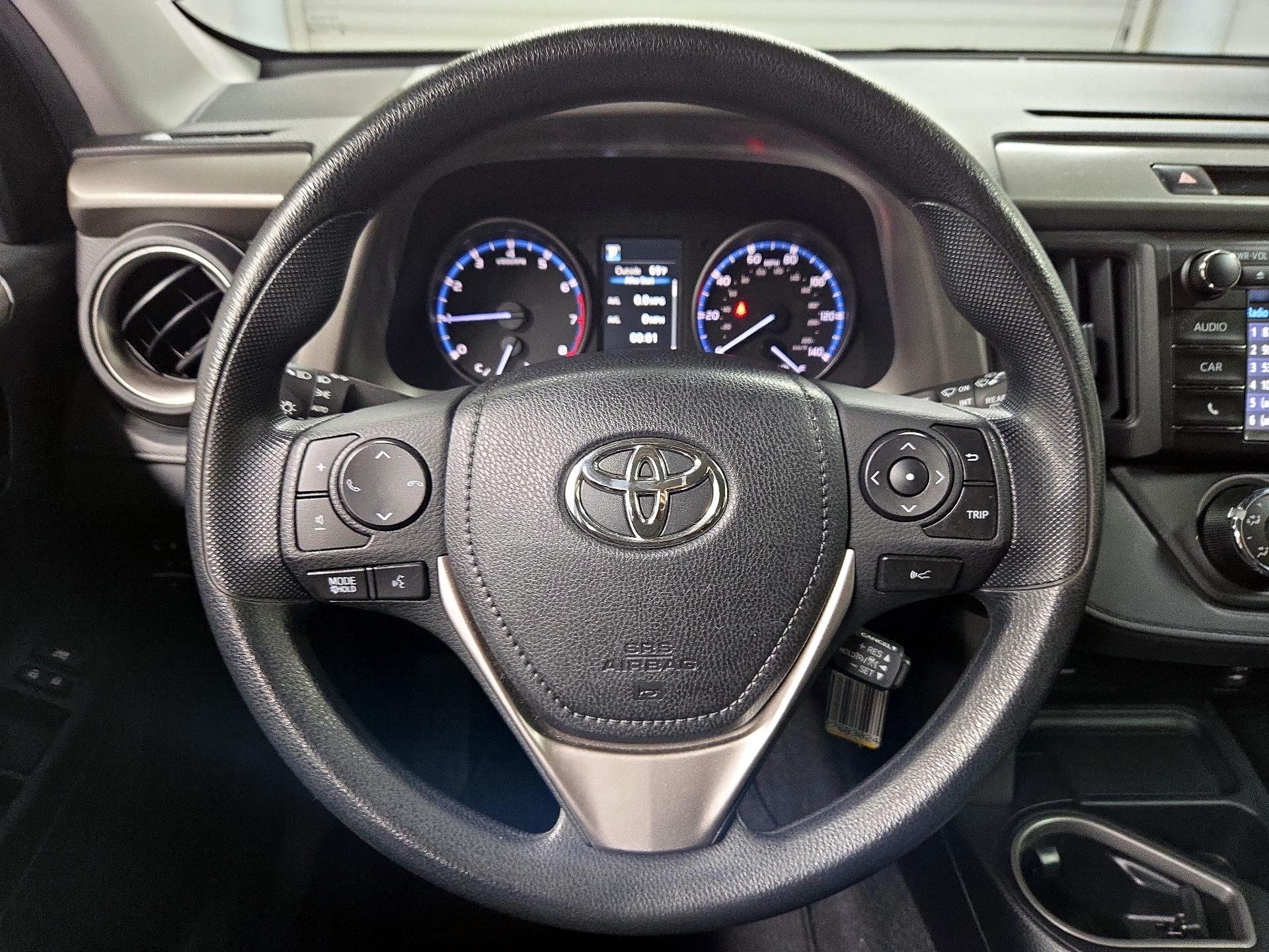 Thumbnail: 2018 Toyota RAV4 - 10