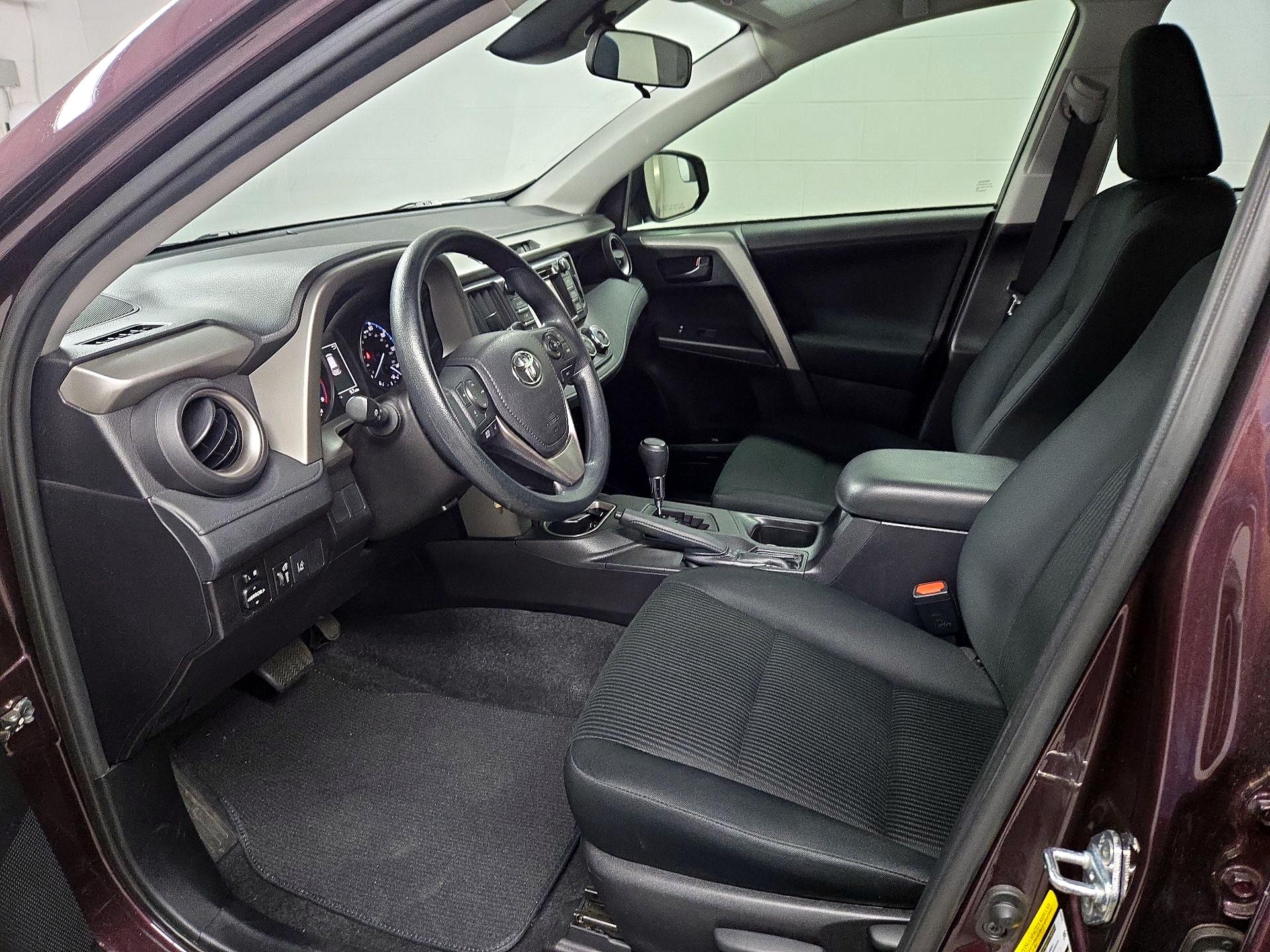 Thumbnail: 2018 Toyota RAV4 - 11