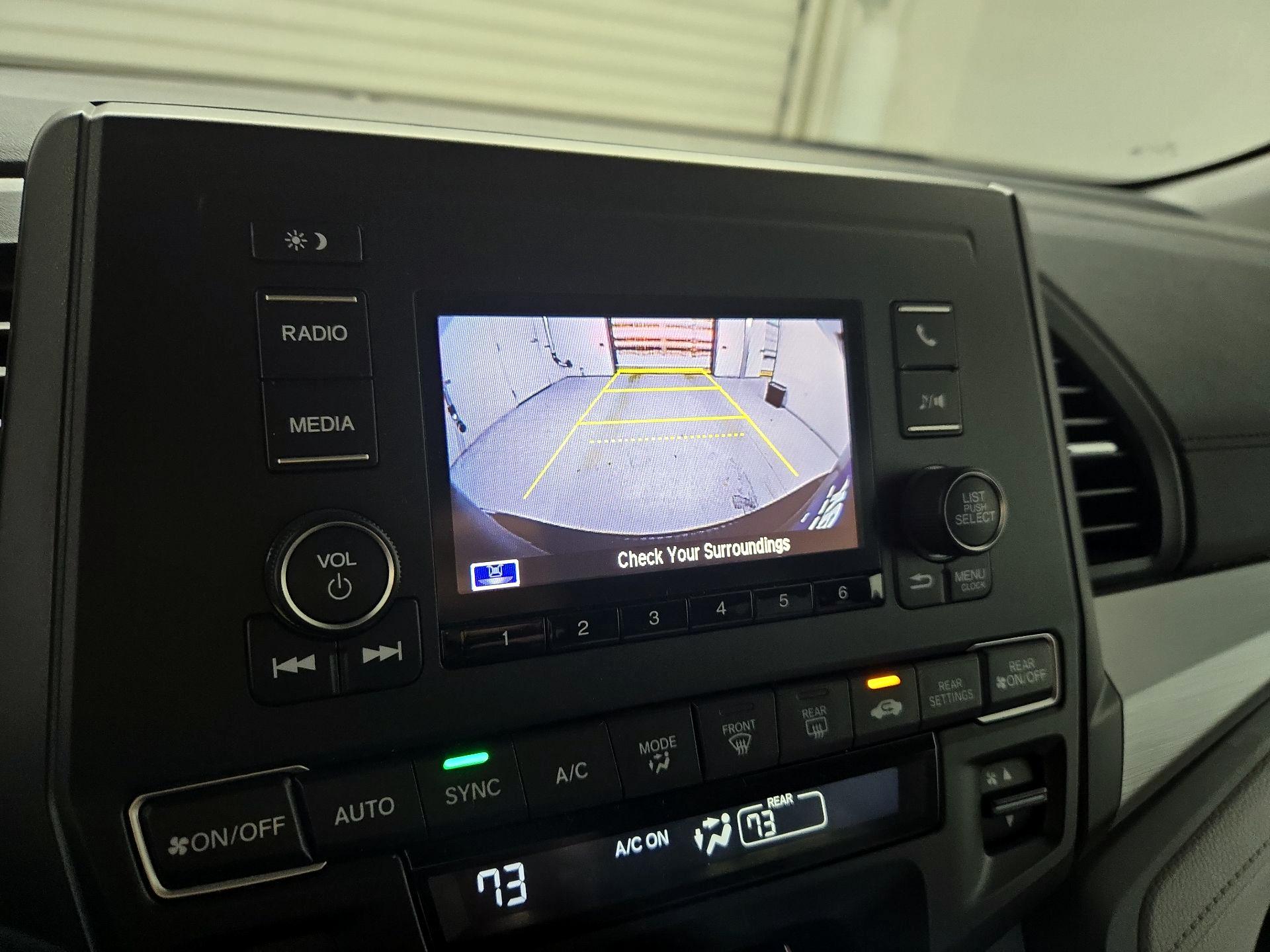 Thumbnail: 2018 Honda Odyssey - 14