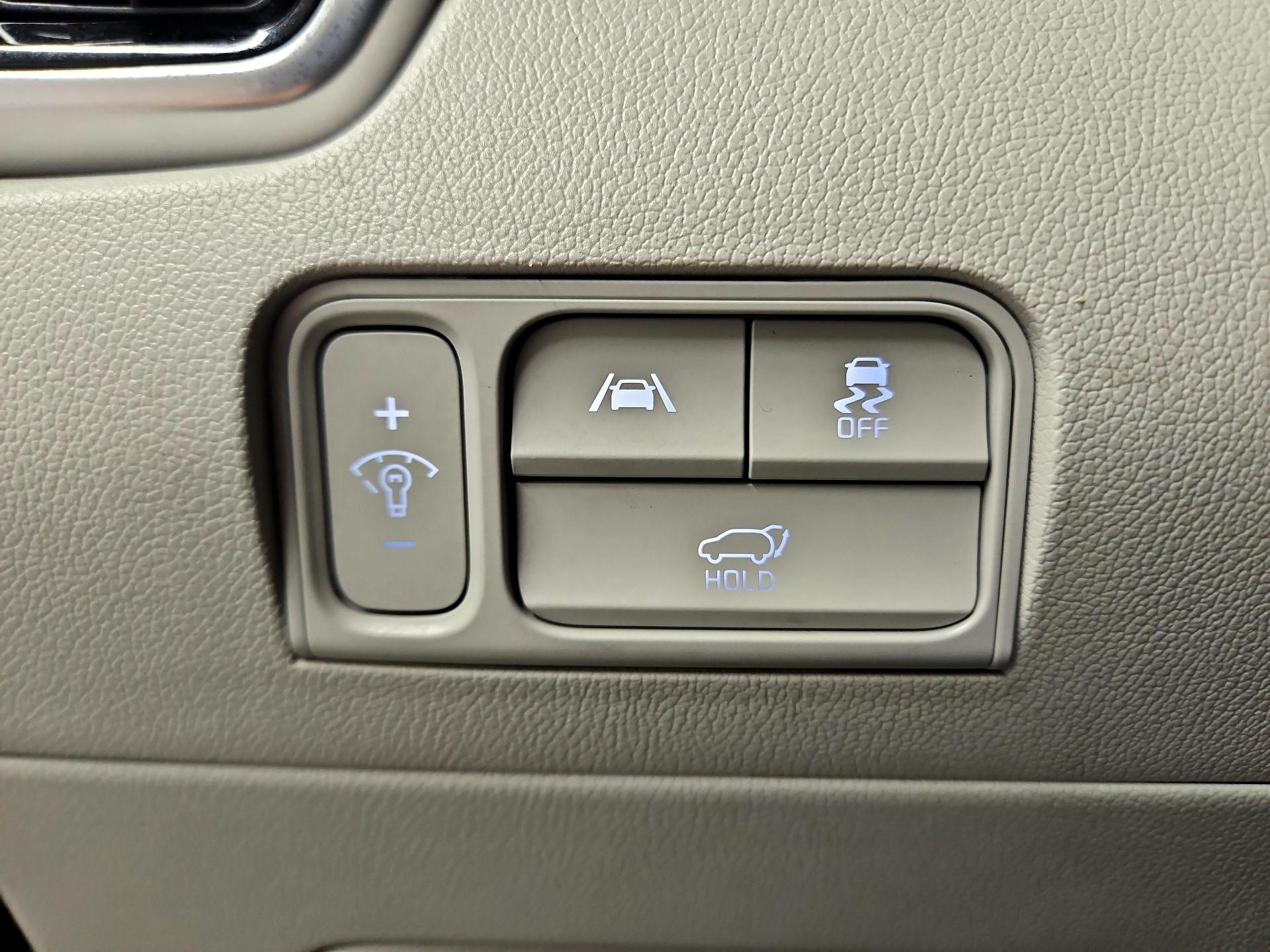 Thumbnail: 2023 Kia Sorento - 13