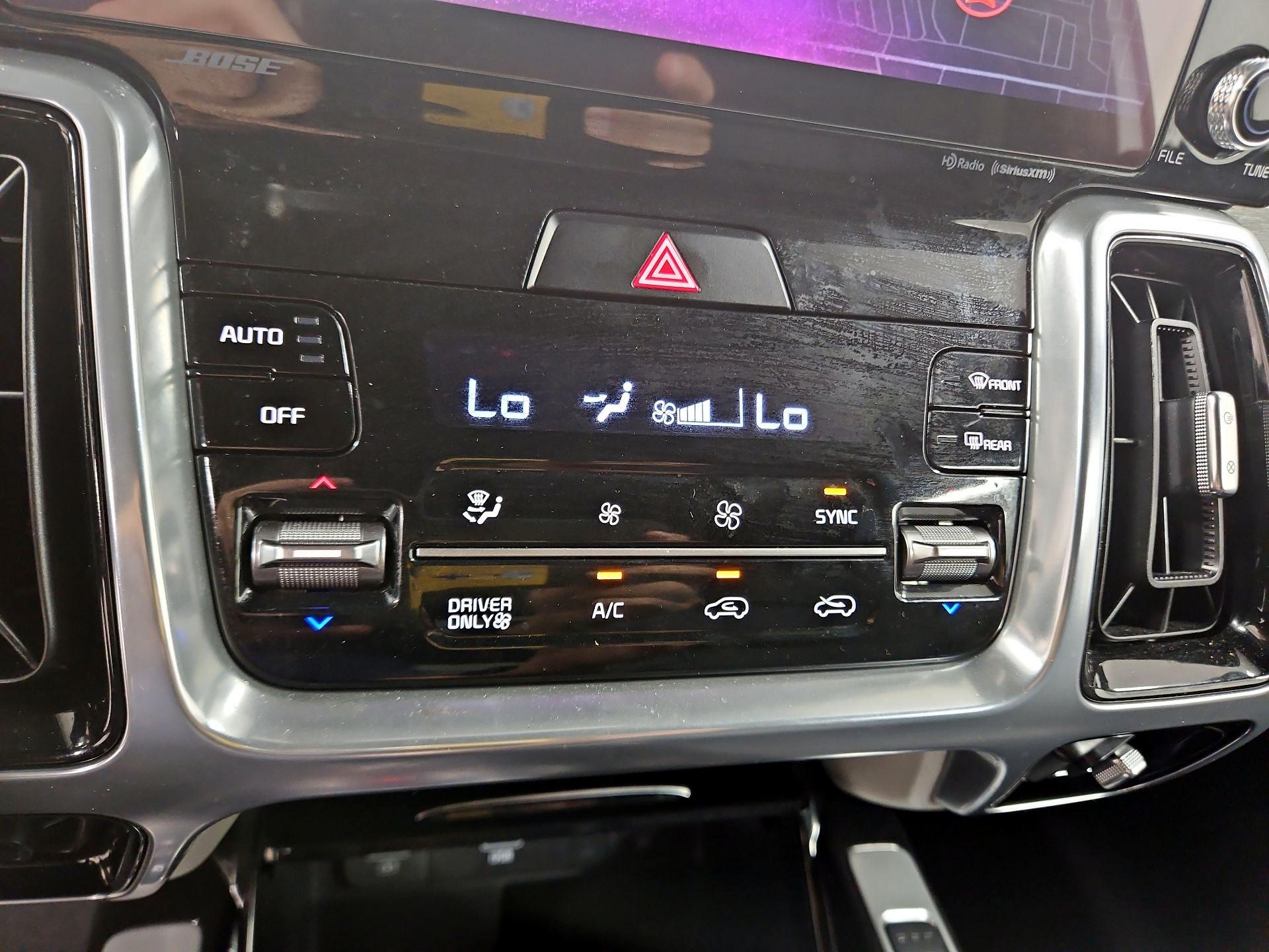 Thumbnail: 2023 Kia Sorento - 17