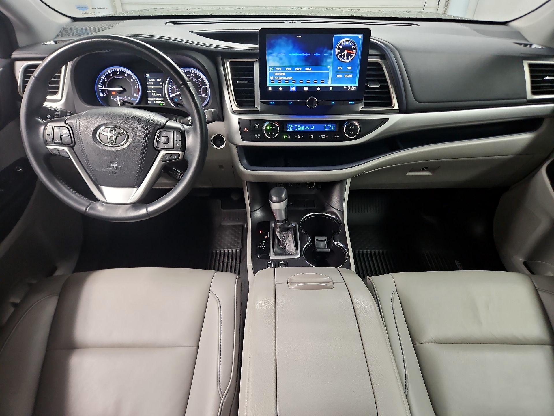 Thumbnail: 2019 Toyota Highlander - 9