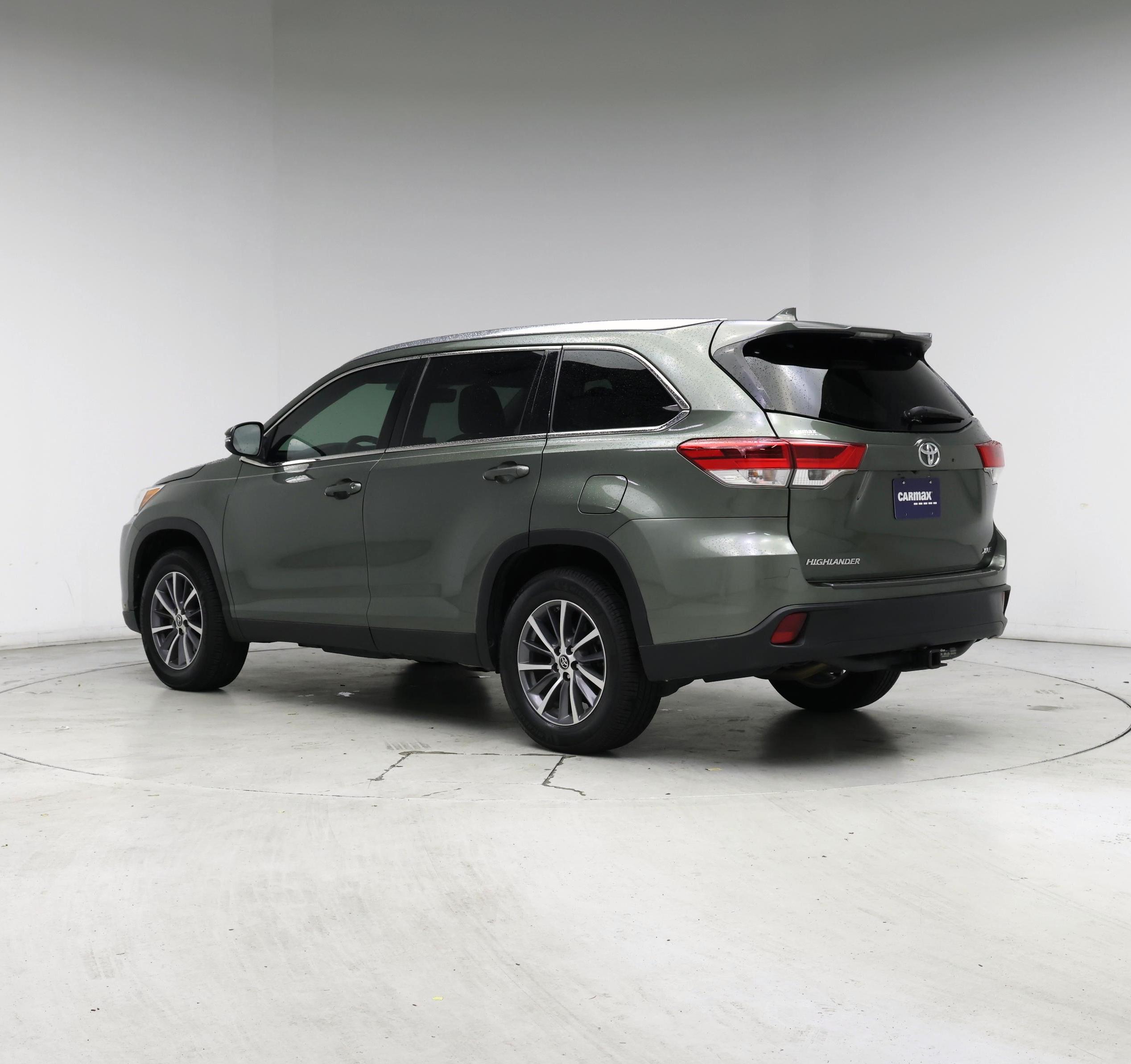 Thumbnail: 2019 Toyota Highlander - 2
