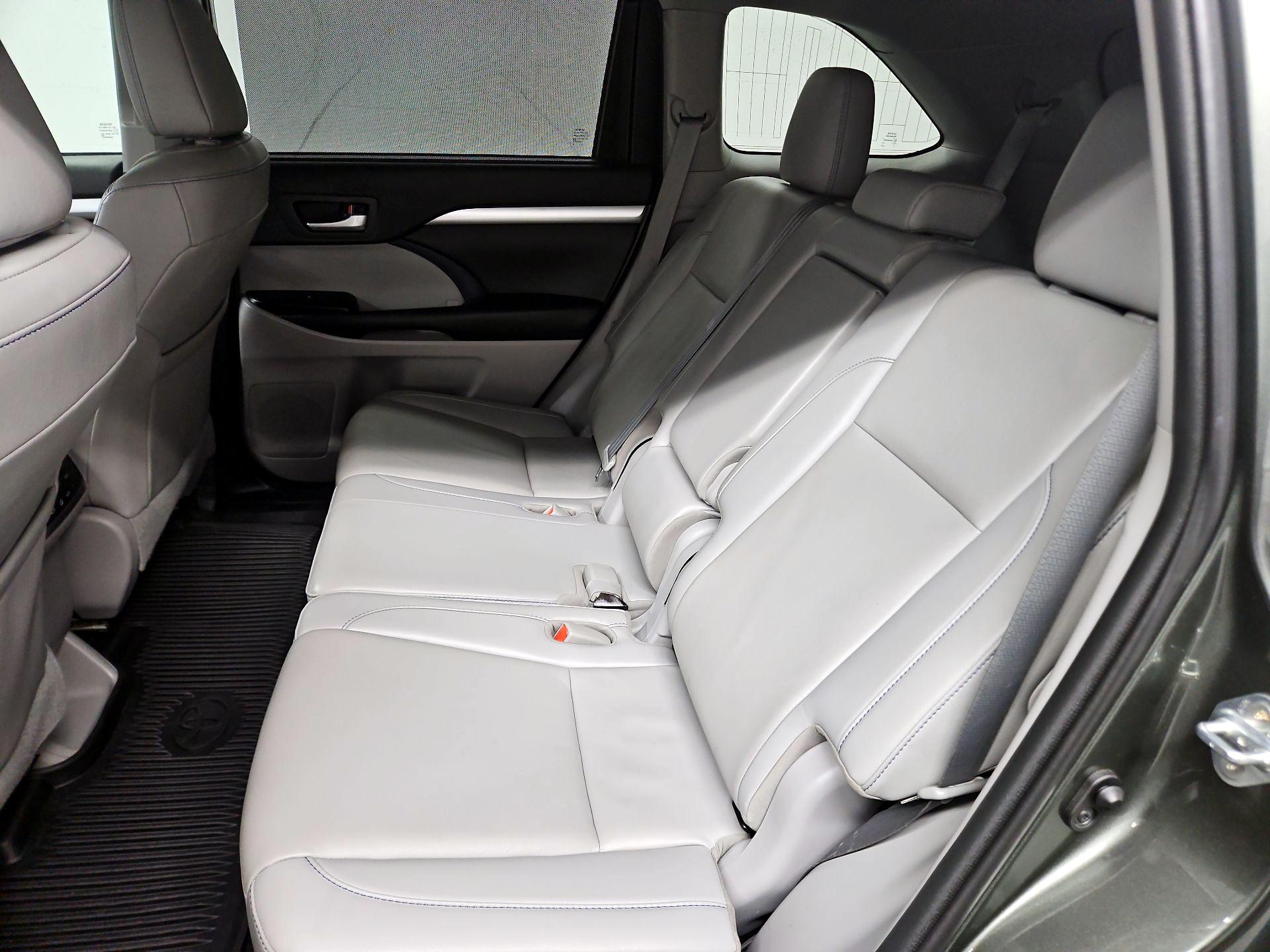Thumbnail: 2019 Toyota Highlander - 20