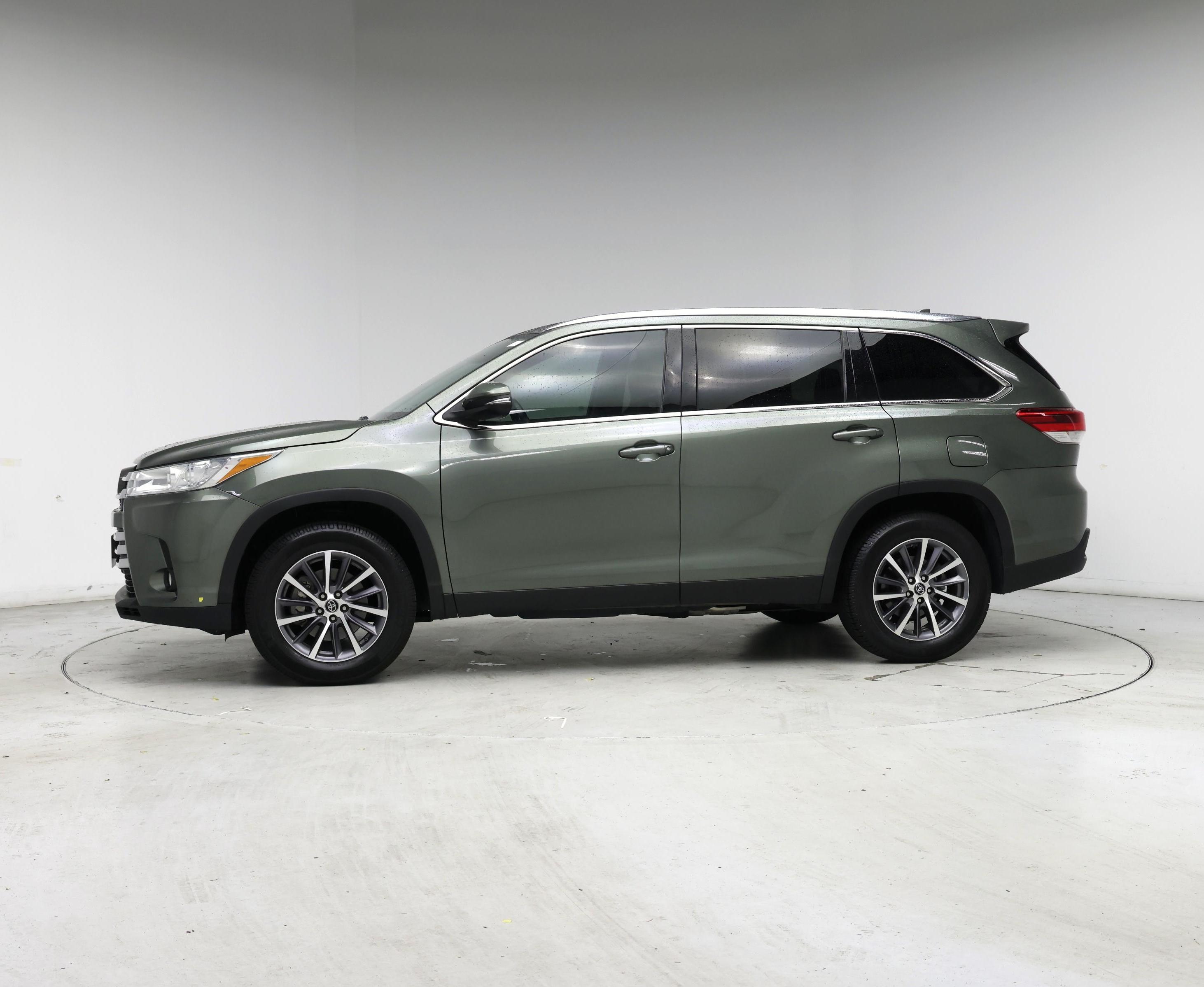 Thumbnail: 2019 Toyota Highlander - 3