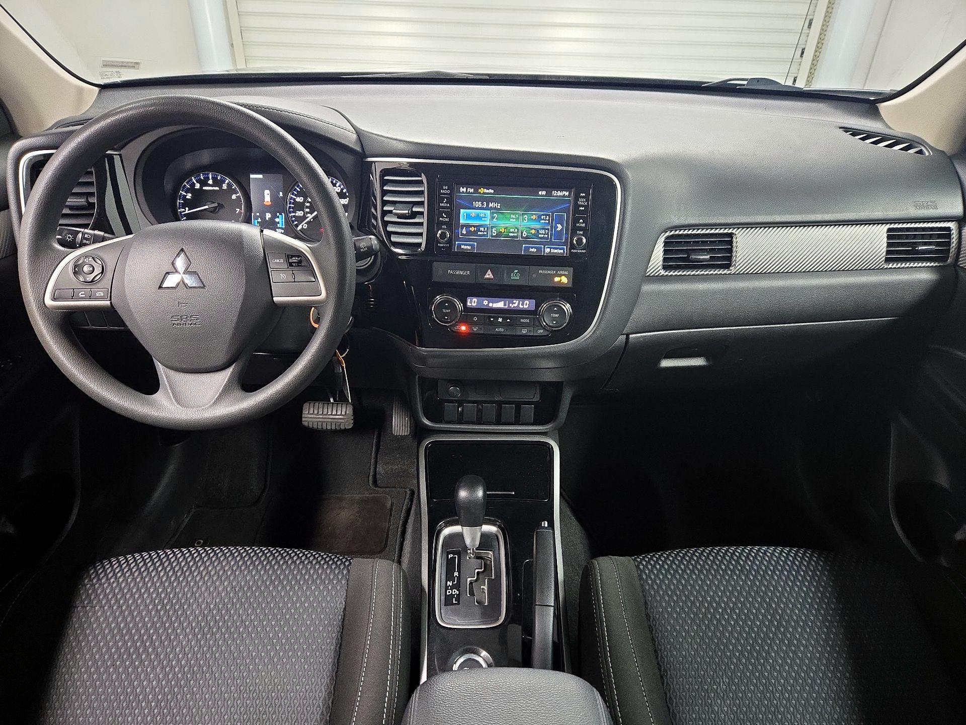 Thumbnail: 2018 Mitsubishi Outlander - 9