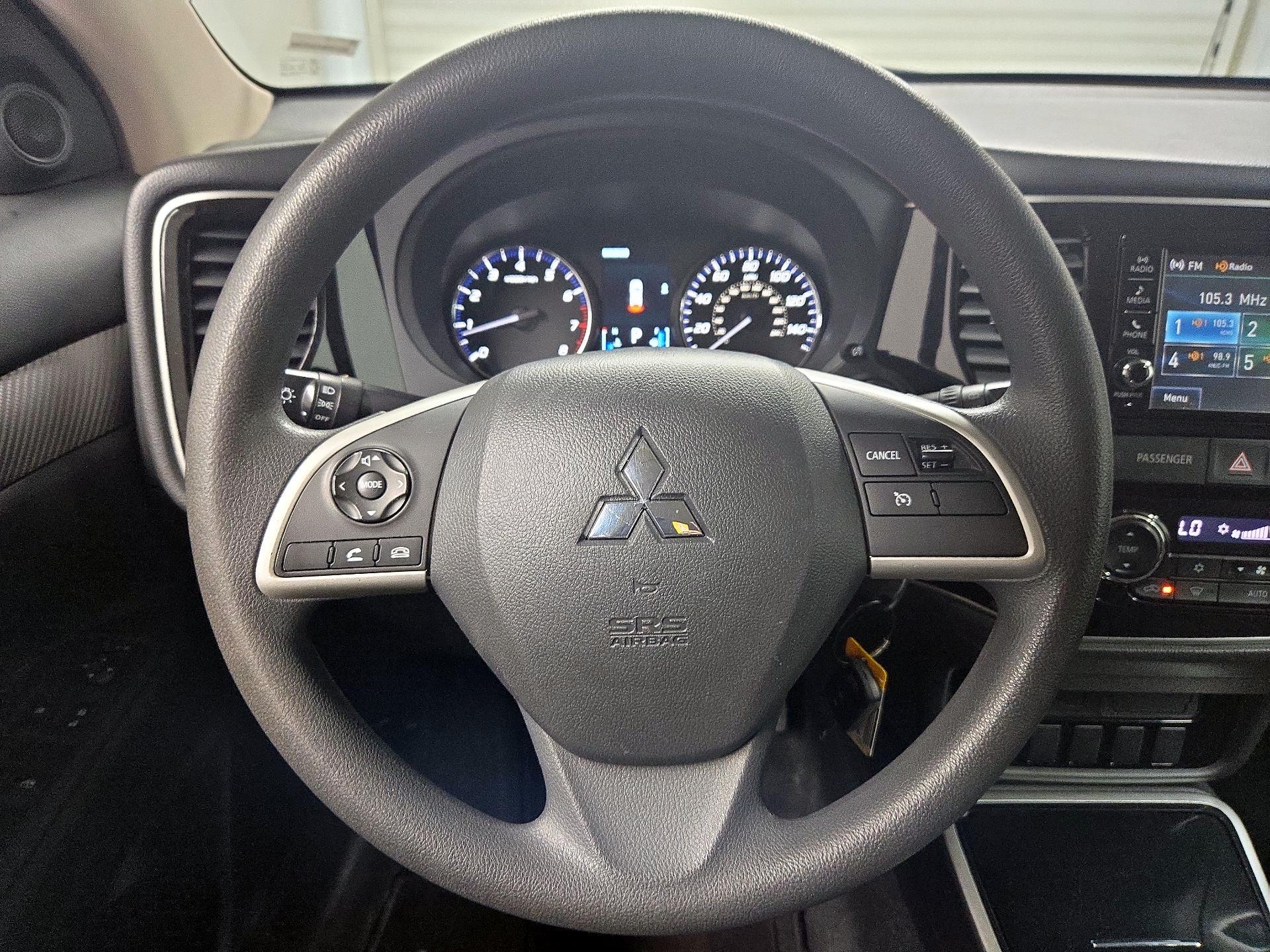 Thumbnail: 2018 Mitsubishi Outlander - 10