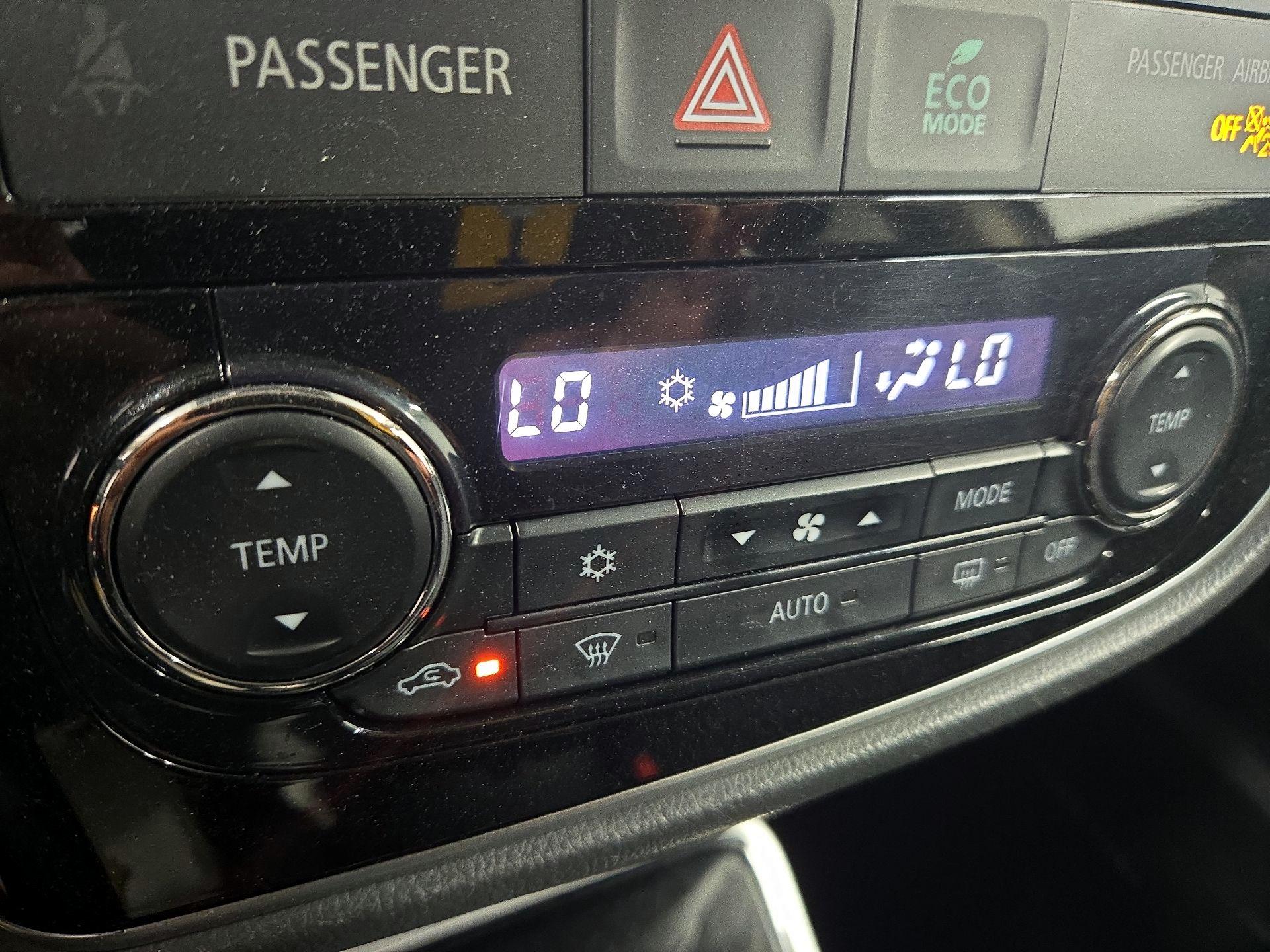 Thumbnail: 2018 Mitsubishi Outlander - 16