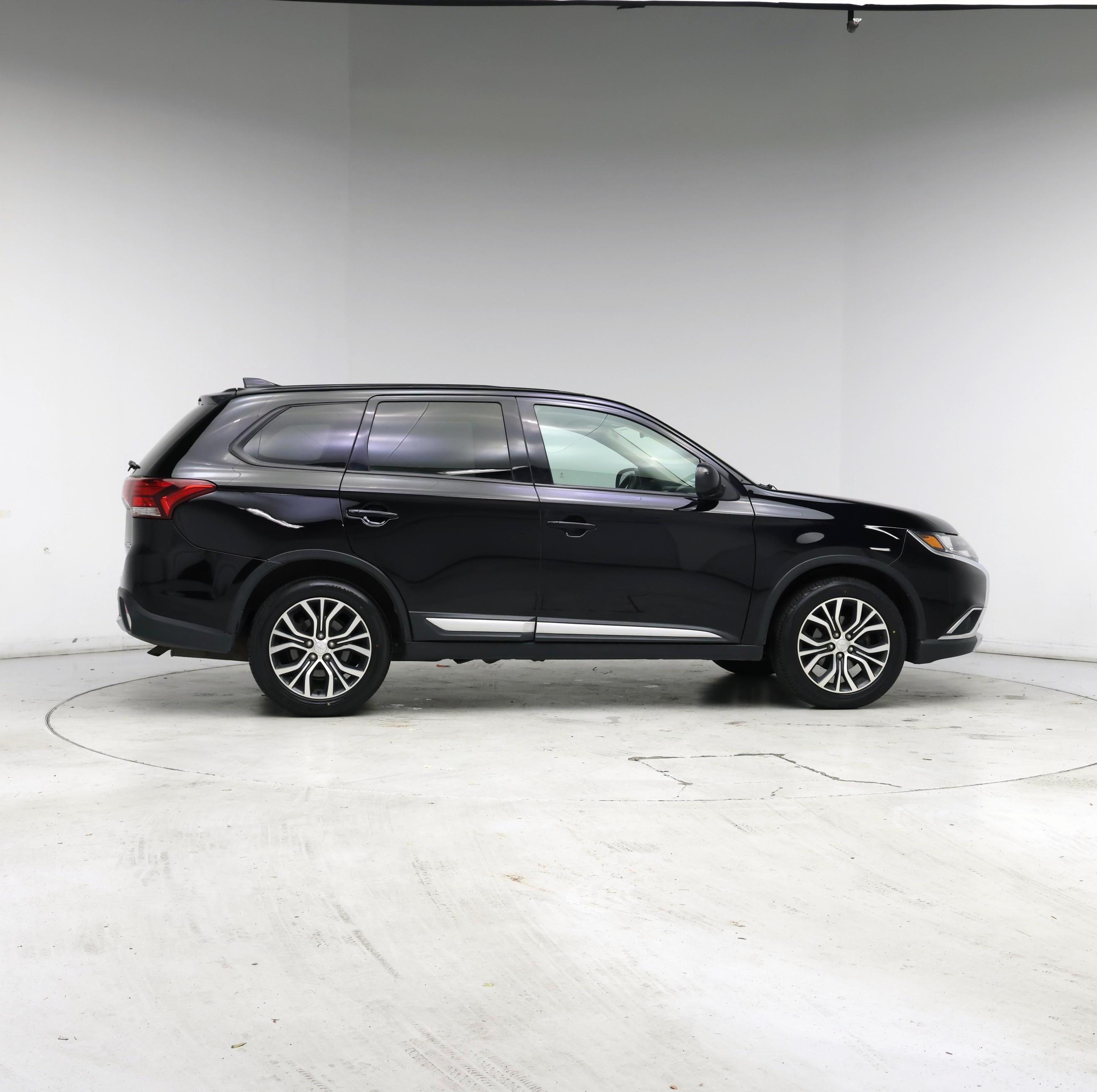 Thumbnail: 2018 Mitsubishi Outlander - 7