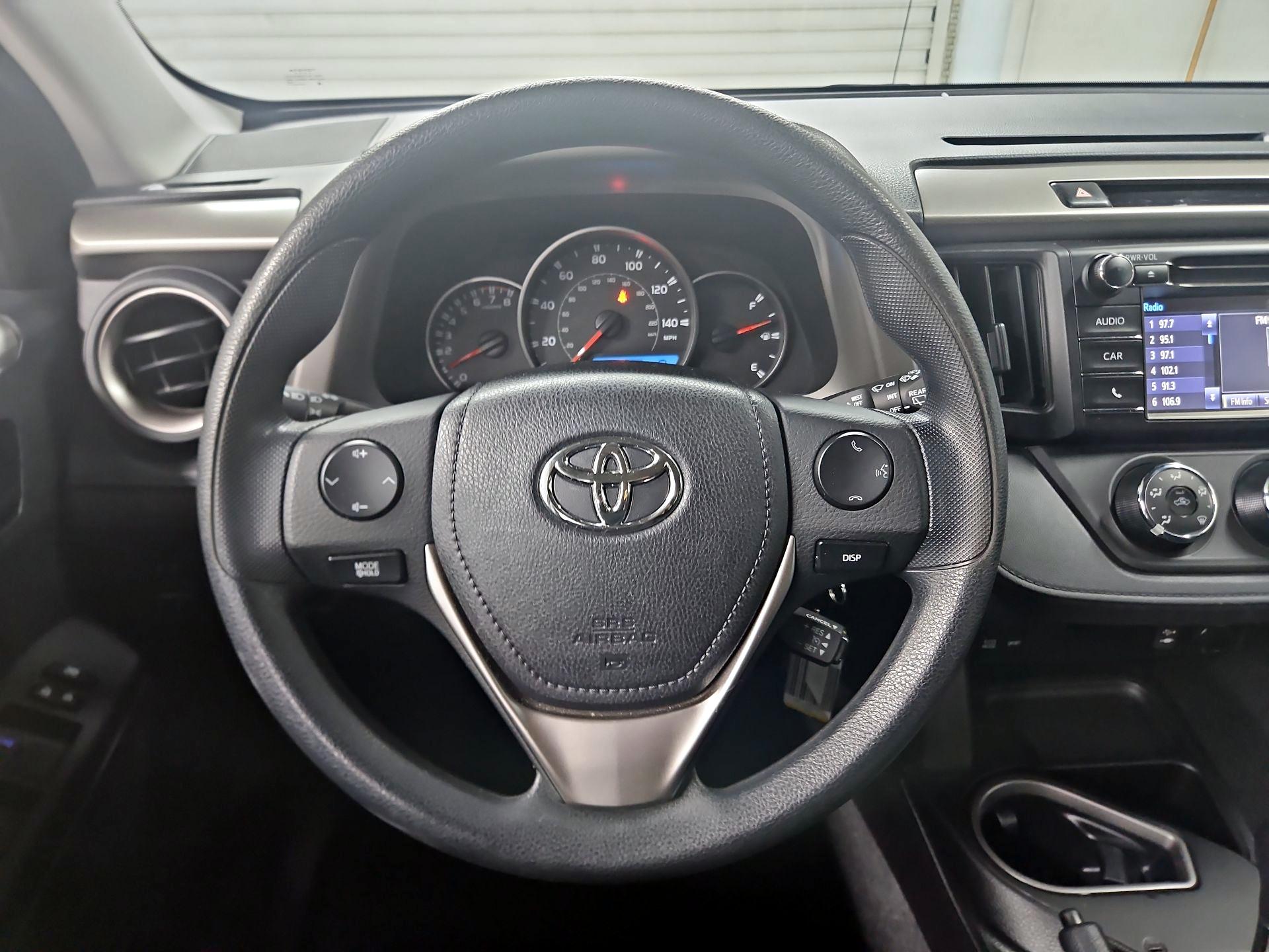 Thumbnail: 2016 Toyota RAV4 - 10