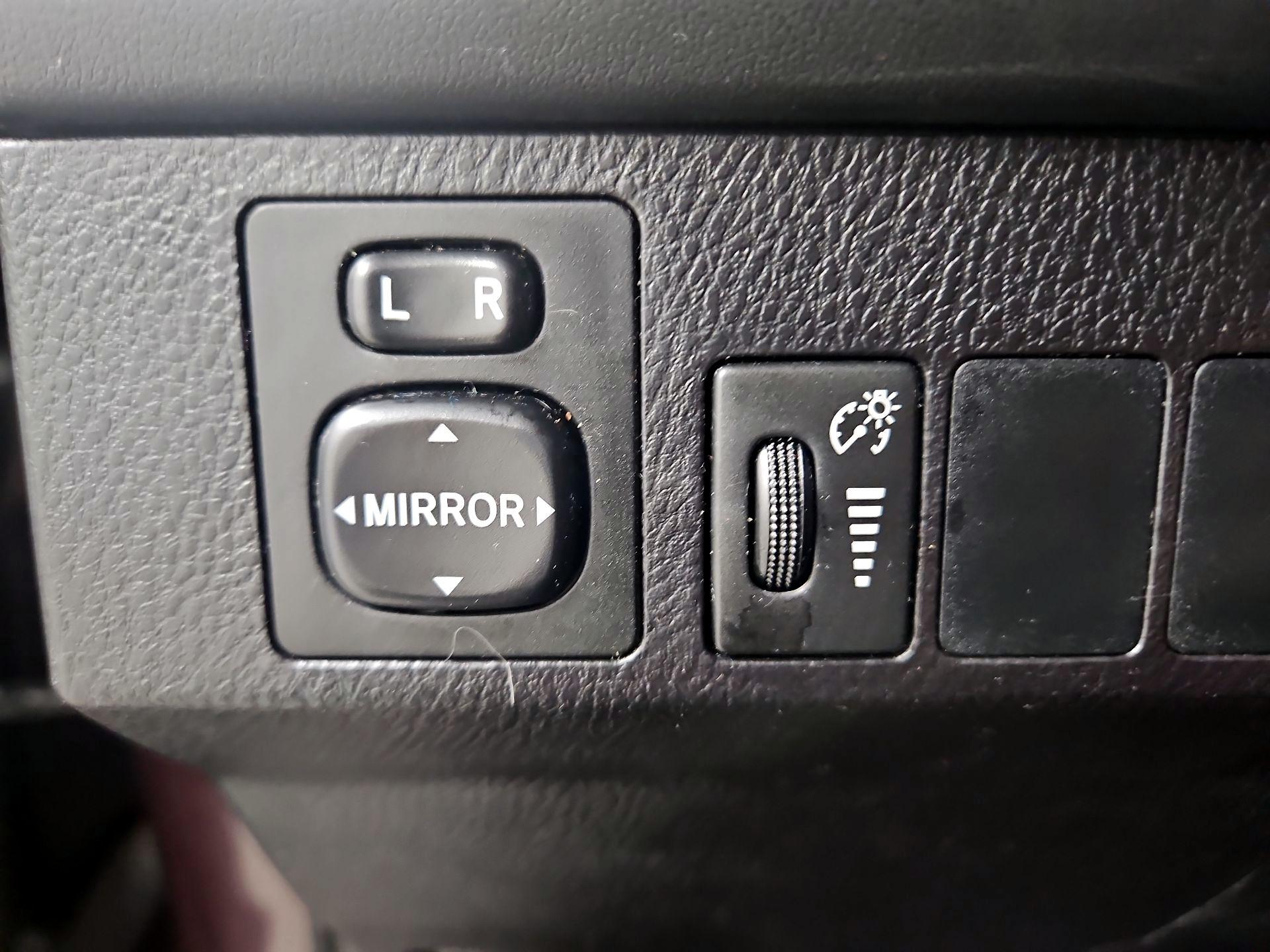 Thumbnail: 2016 Toyota RAV4 - 13