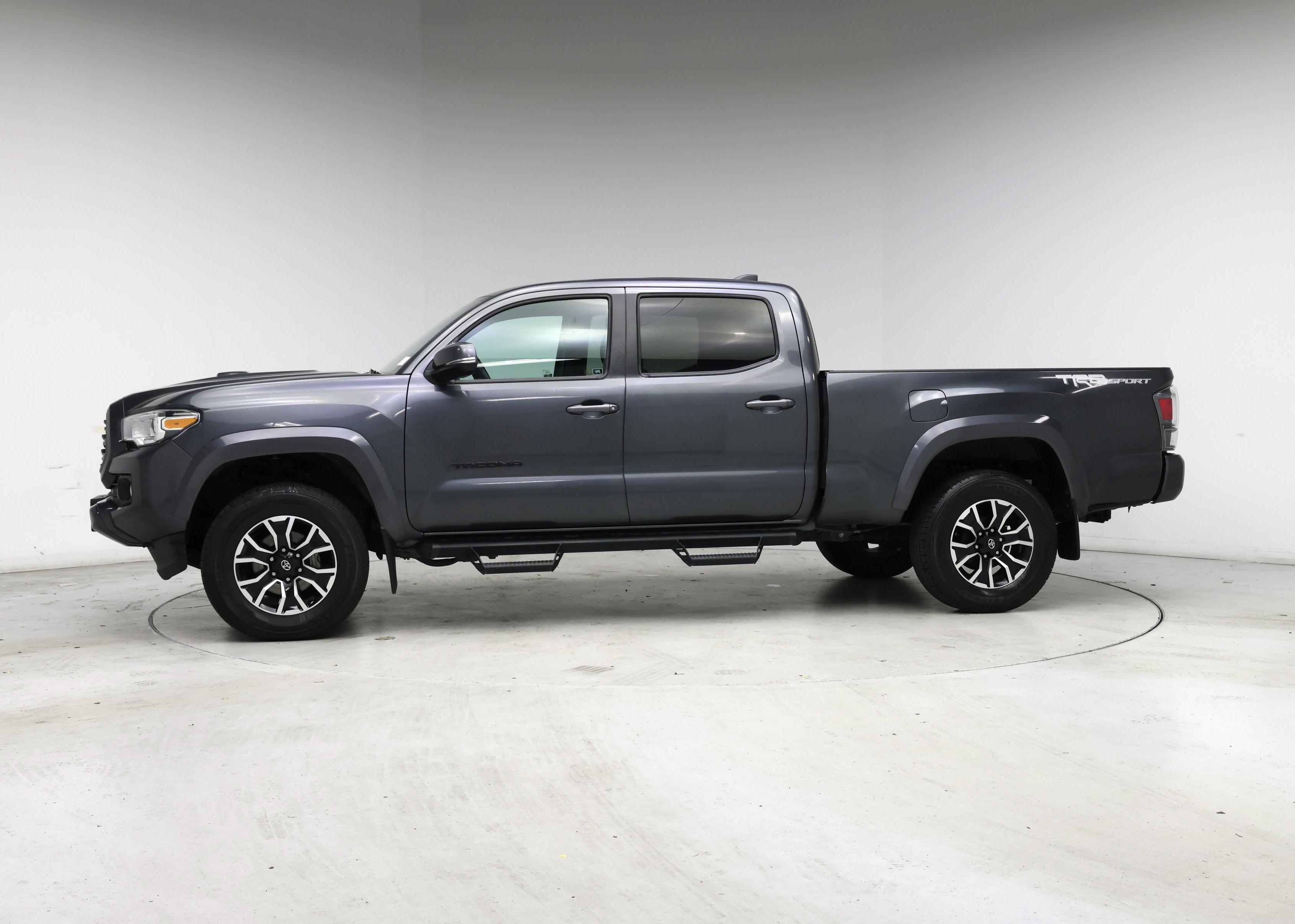 Thumbnail: 2020 Toyota Tacoma - 3