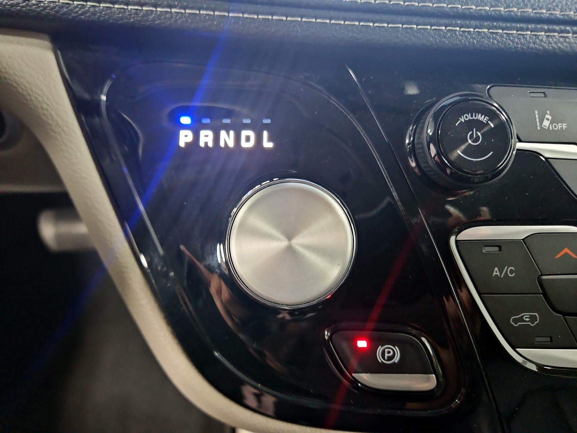 Thumbnail: 2023 Chrysler Pacifica - 17