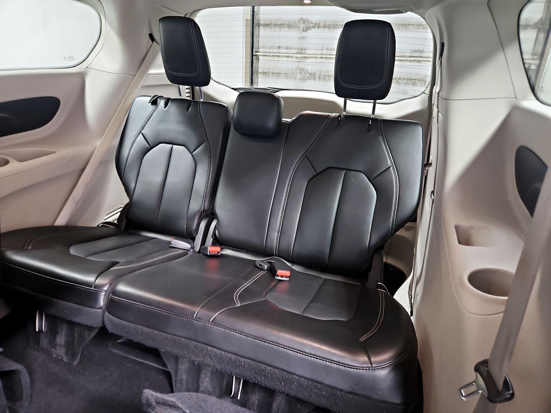 Thumbnail: 2023 Chrysler Pacifica - 20