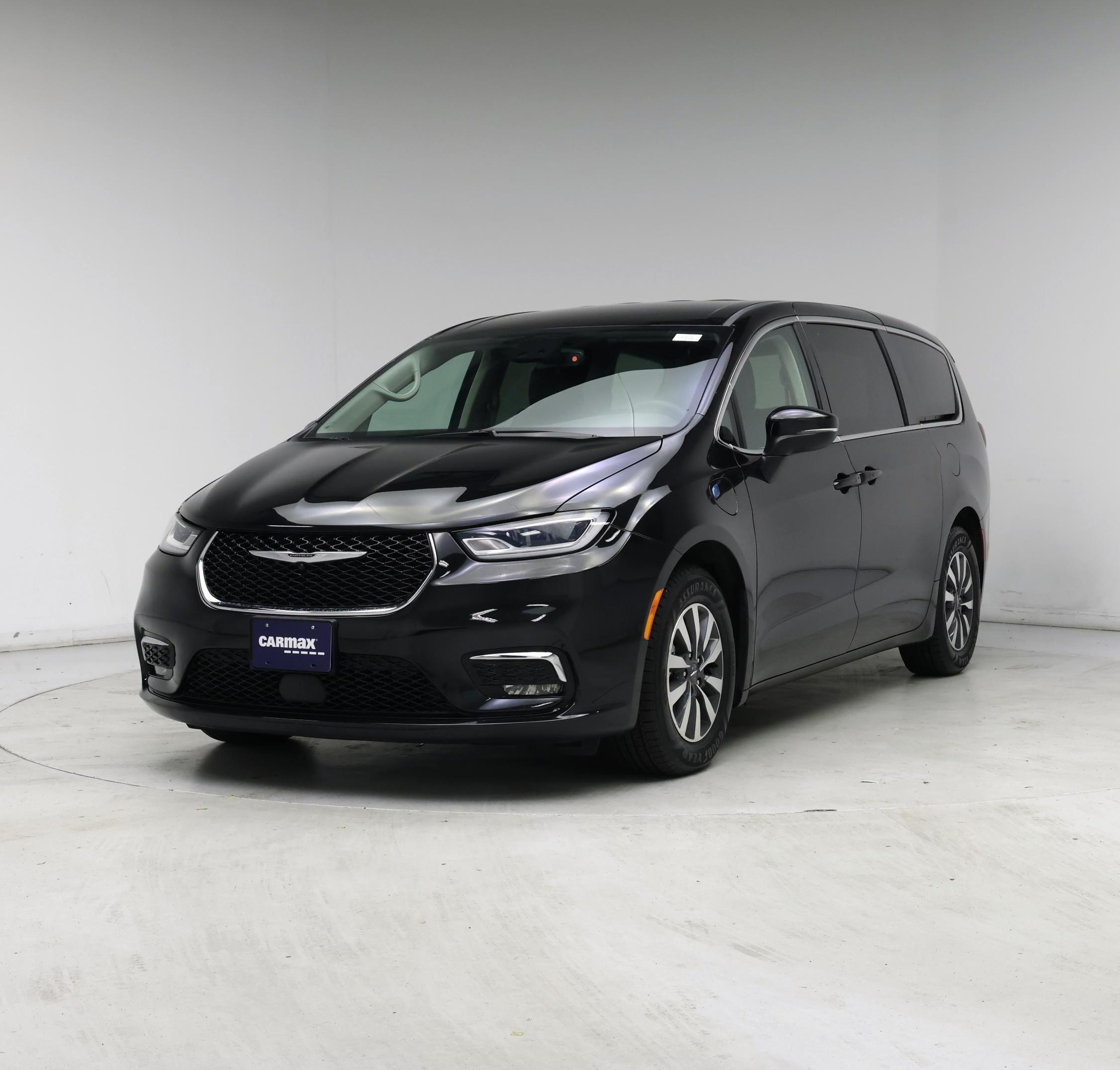 Thumbnail: 2023 Chrysler Pacifica - 4