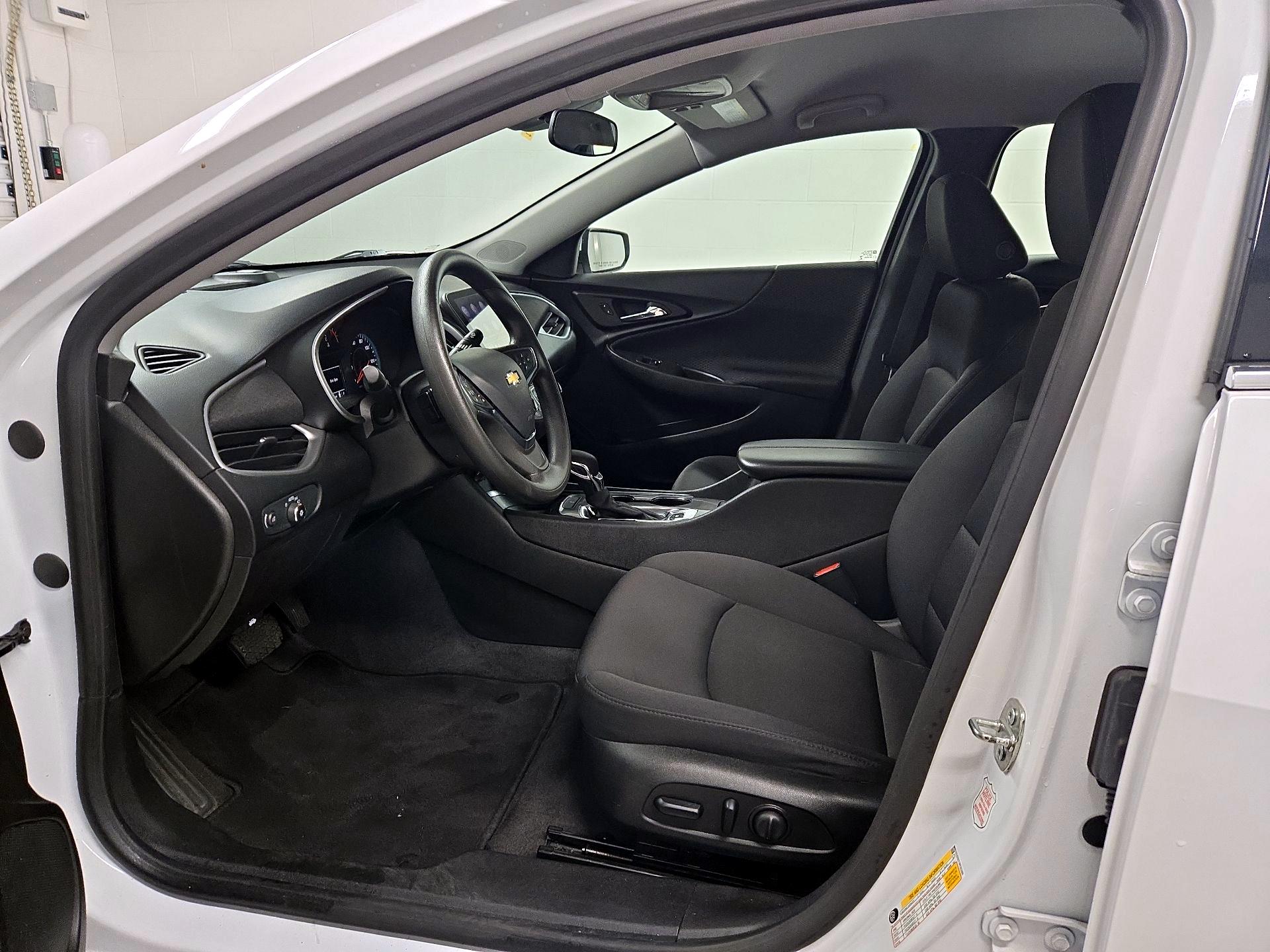 Thumbnail: 2023 Chevrolet Malibu - 11