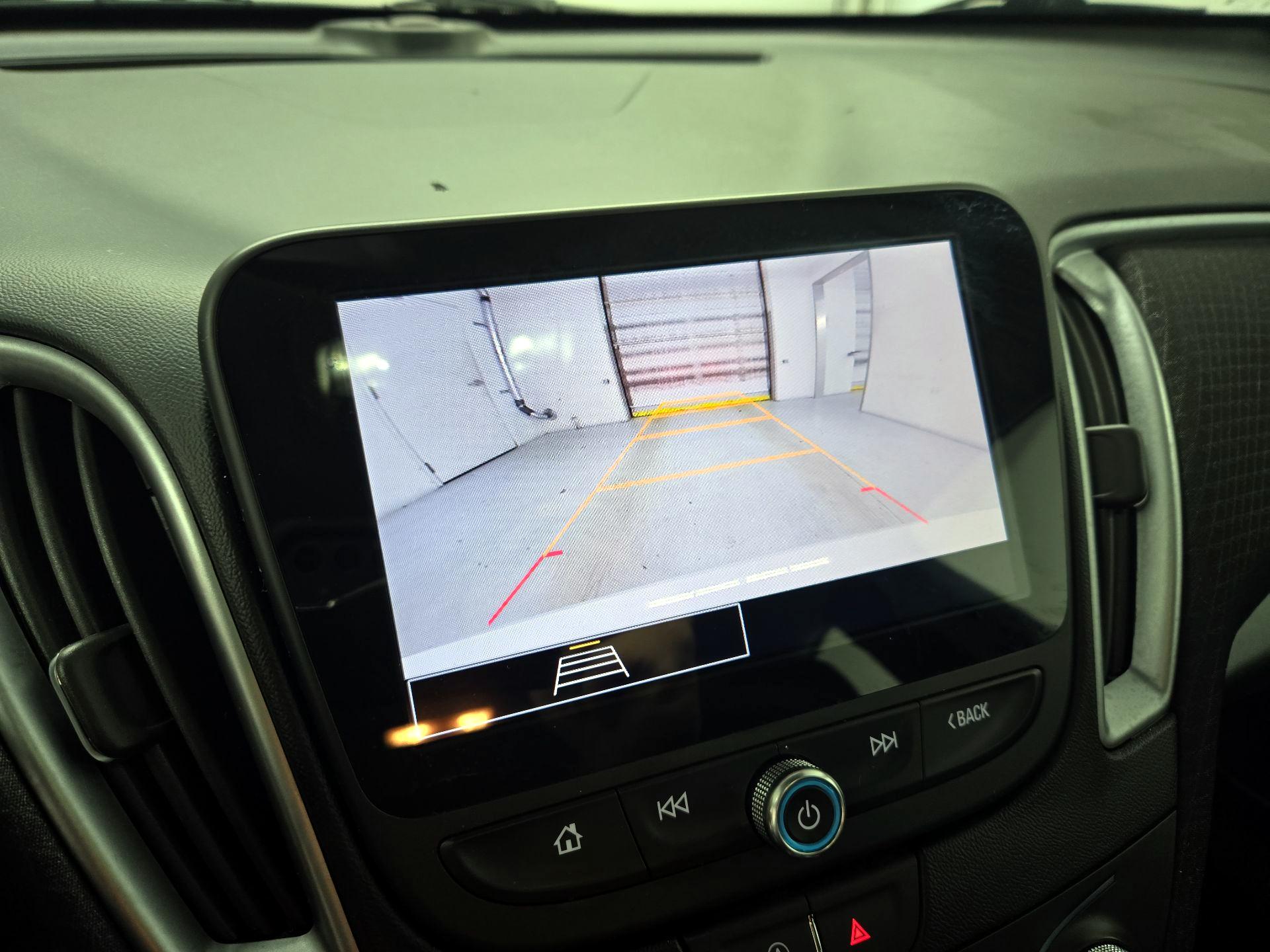 Thumbnail: 2023 Chevrolet Malibu - 14