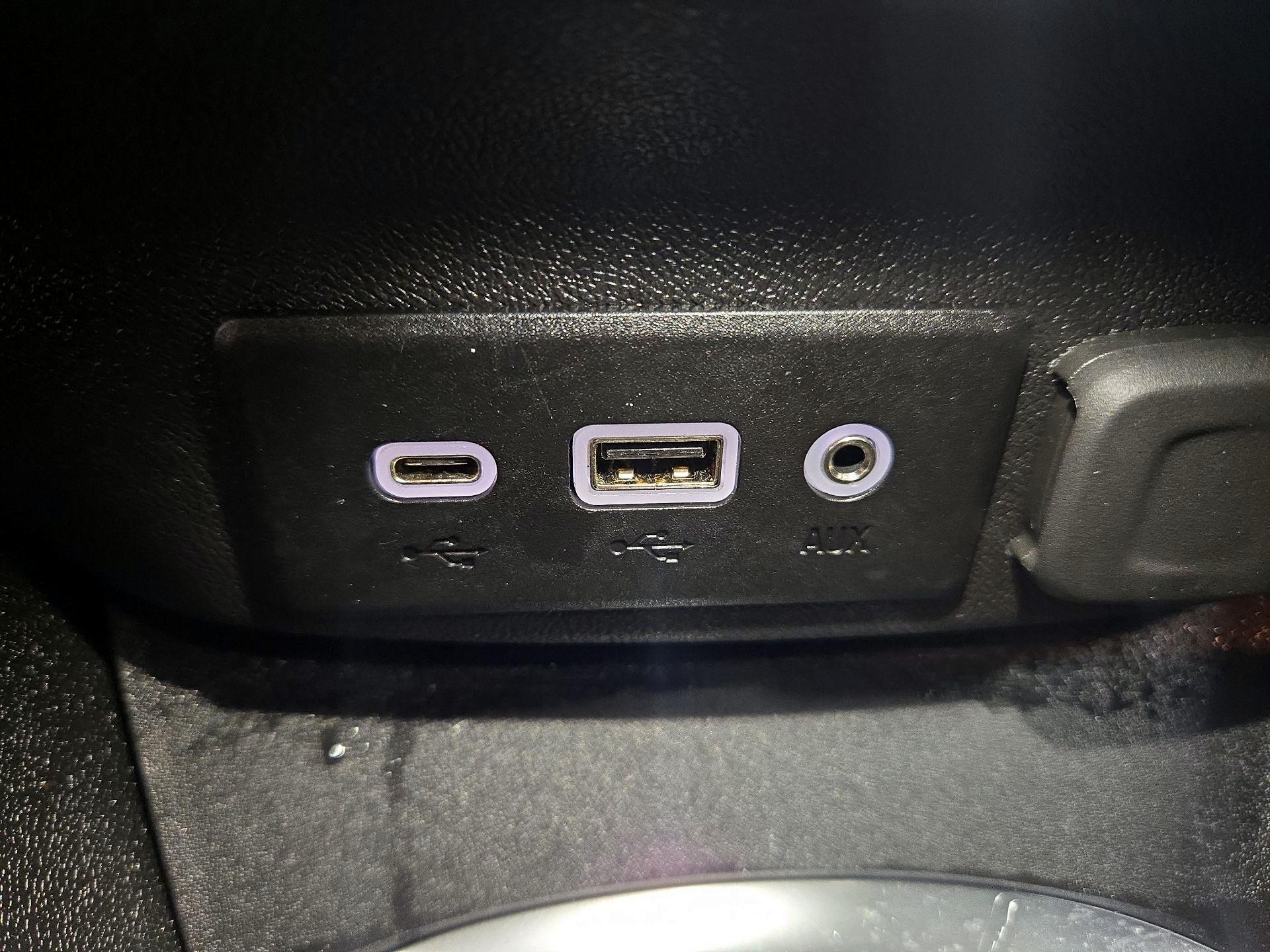 Thumbnail: 2023 Chevrolet Malibu - 18