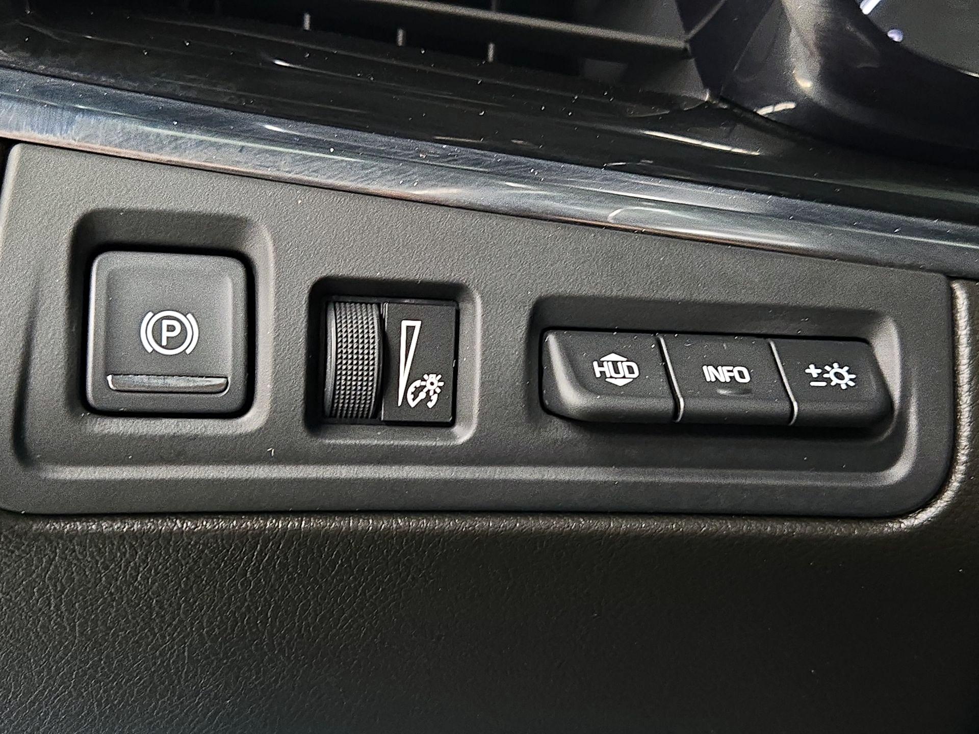 Thumbnail: 2022 Cadillac XT6 - 13