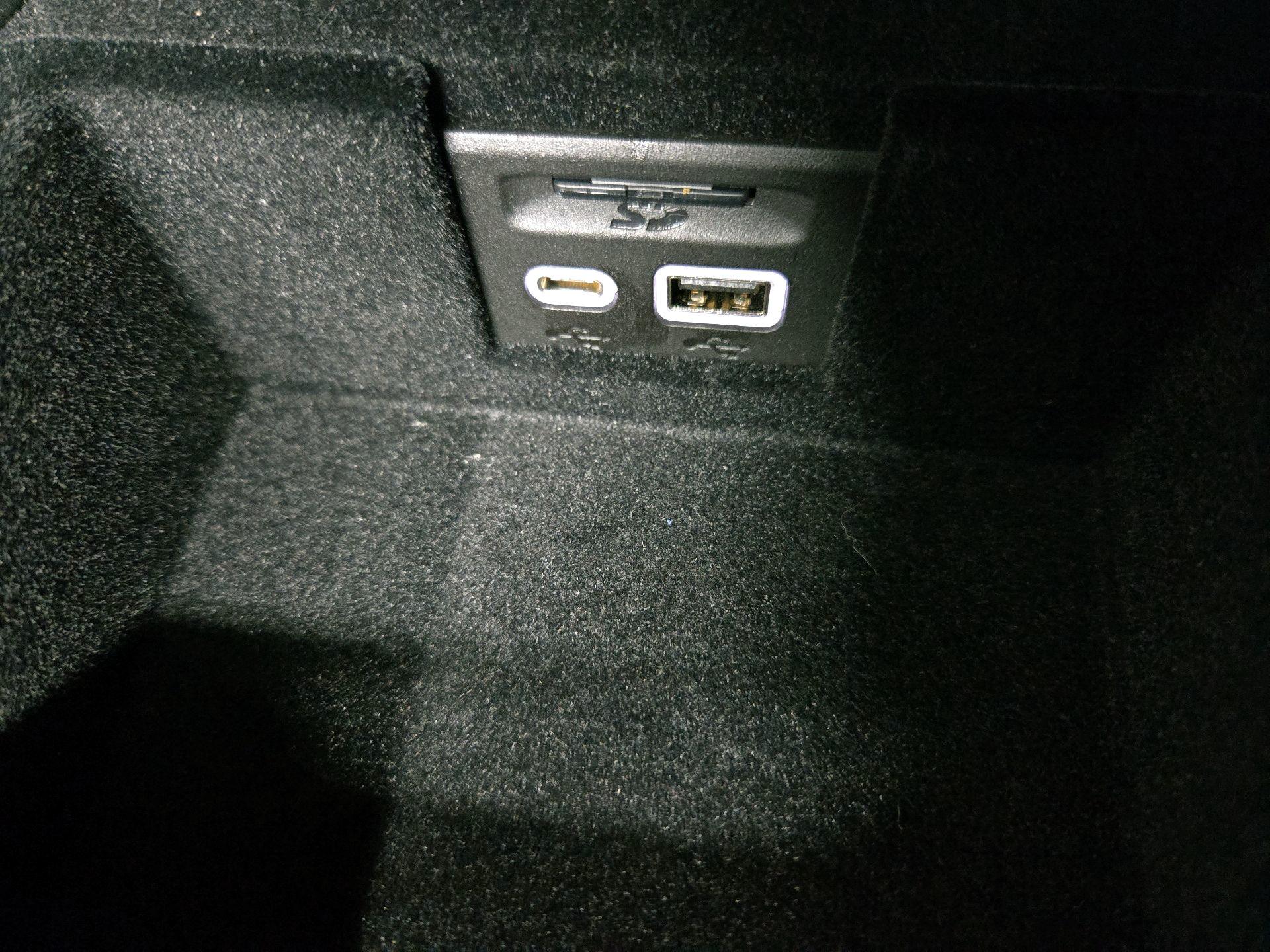 Thumbnail: 2022 Cadillac XT6 - 18