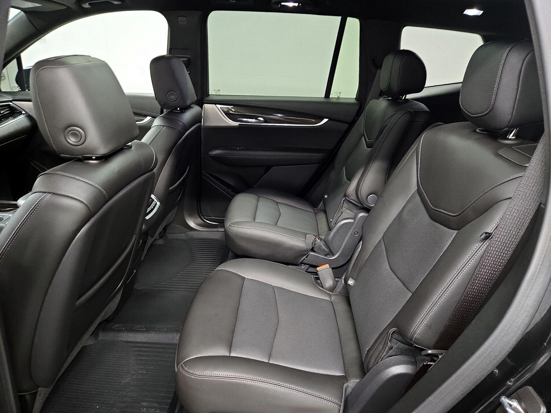 Thumbnail: 2022 Cadillac XT6 - 20