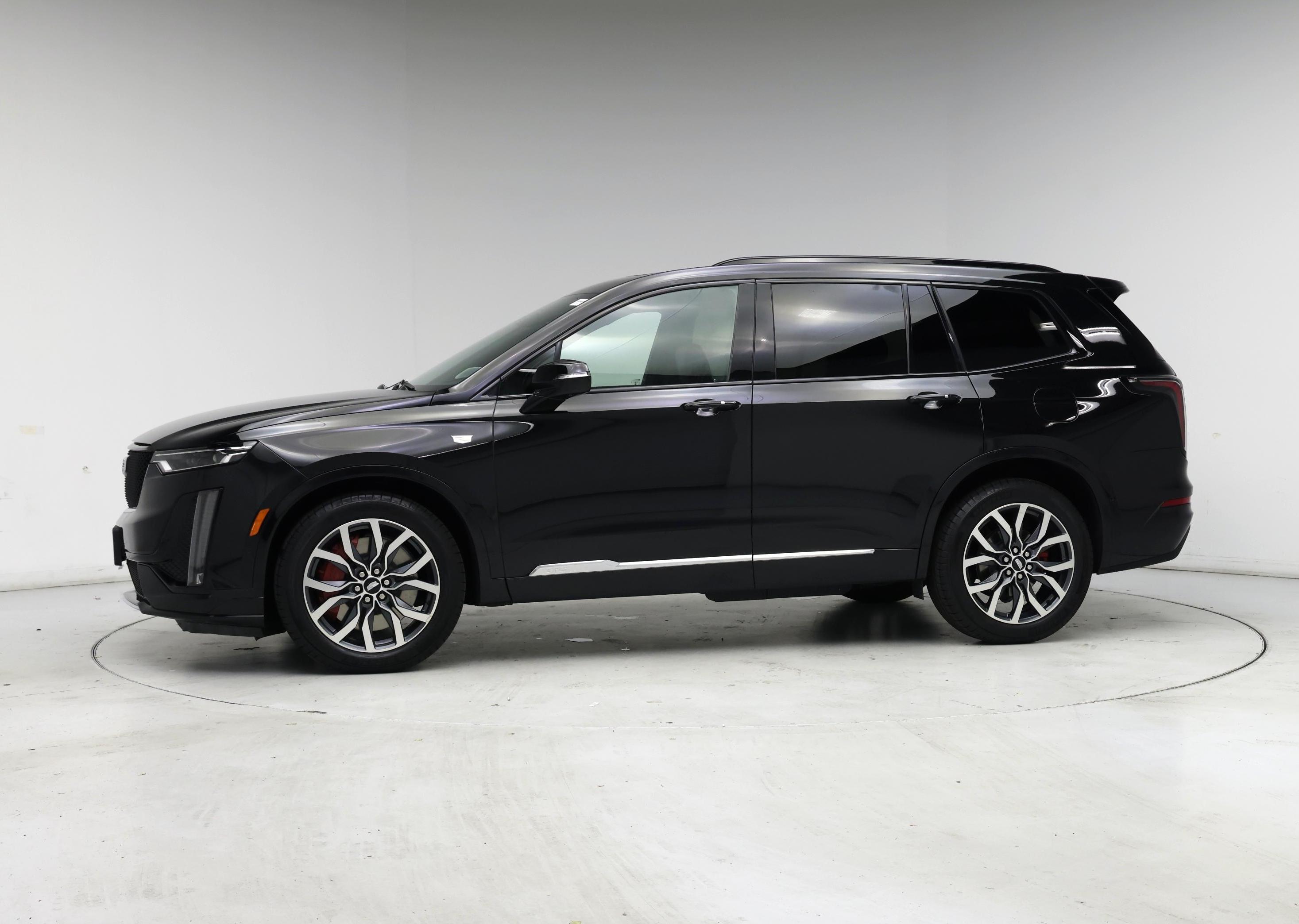 Thumbnail: 2022 Cadillac XT6 - 3