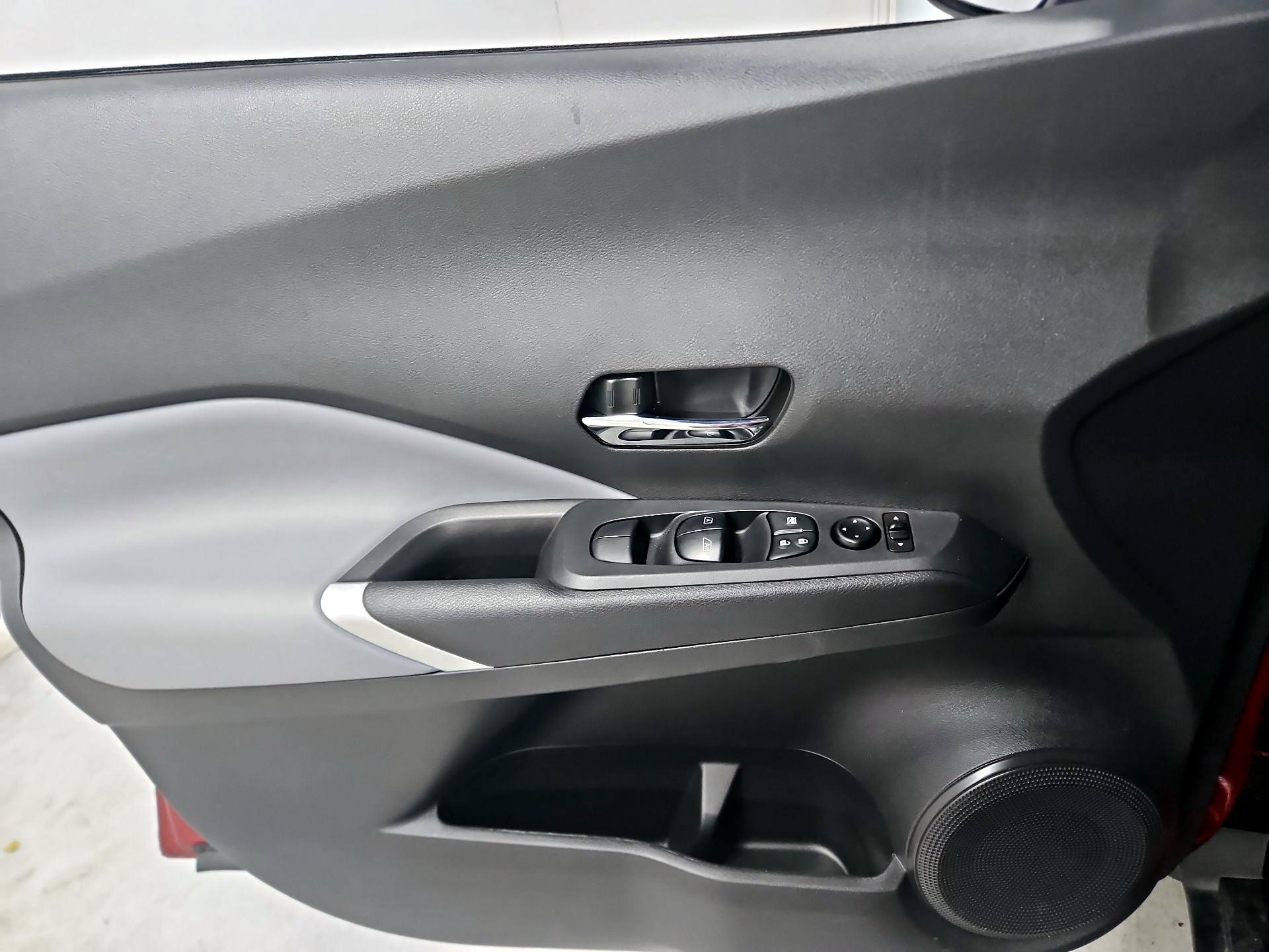 Thumbnail: 2023 Nissan Kicks - 12