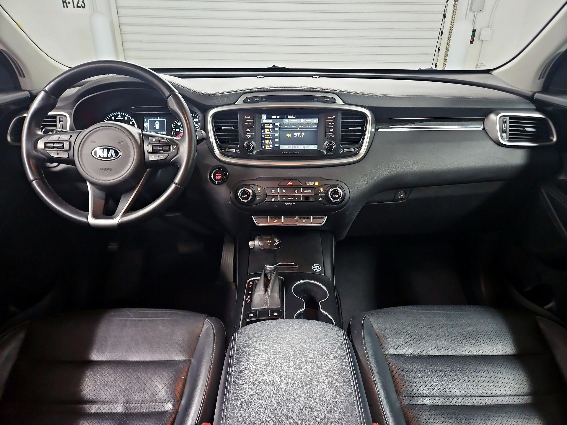 Thumbnail: 2017 Kia Sorento - 9