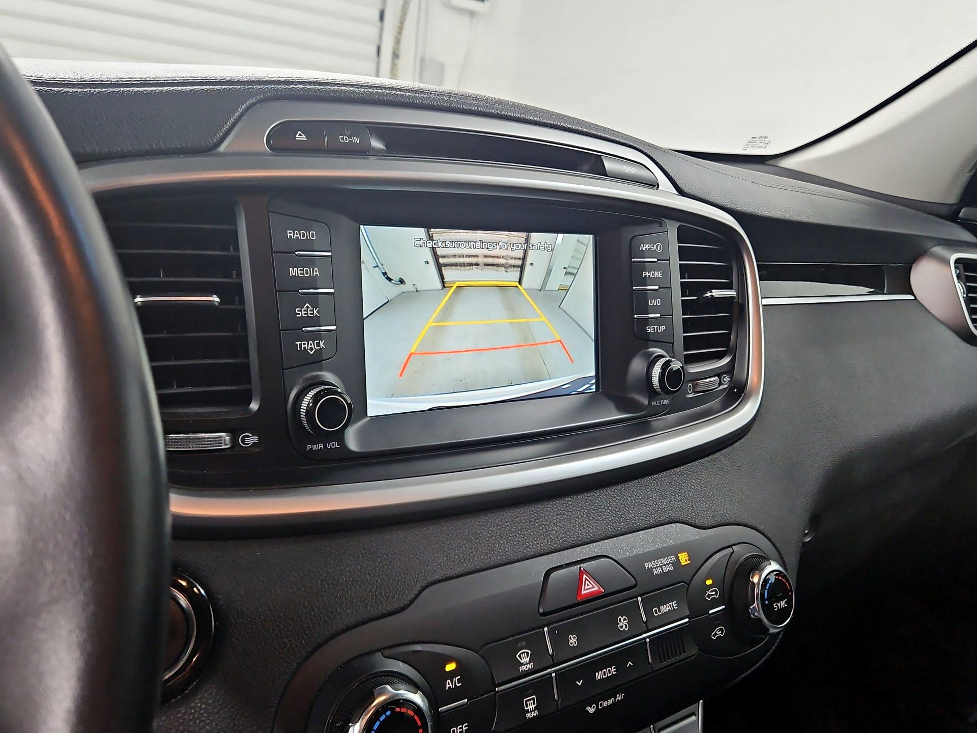 Thumbnail: 2017 Kia Sorento - 14