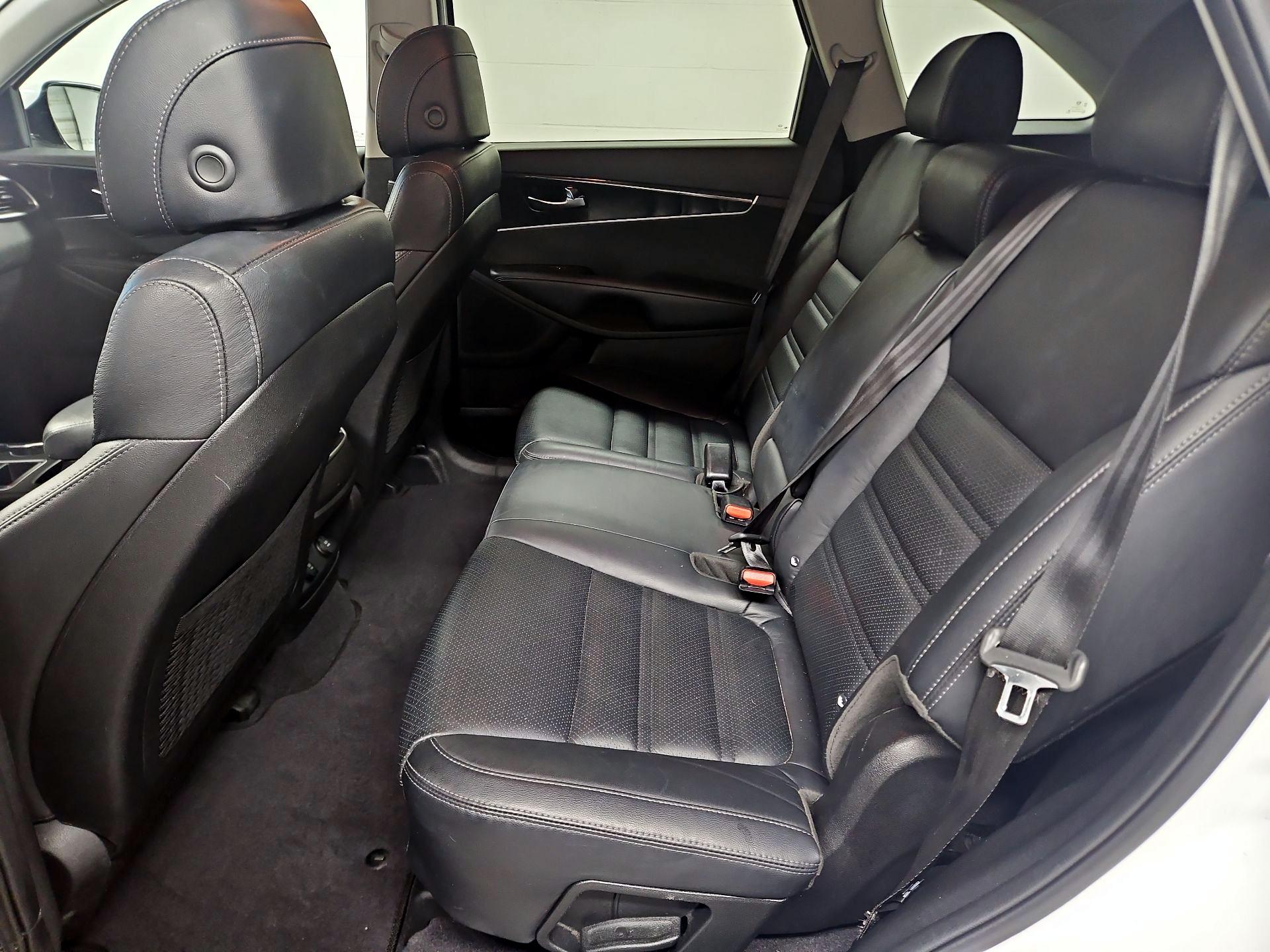 Thumbnail: 2017 Kia Sorento - 19