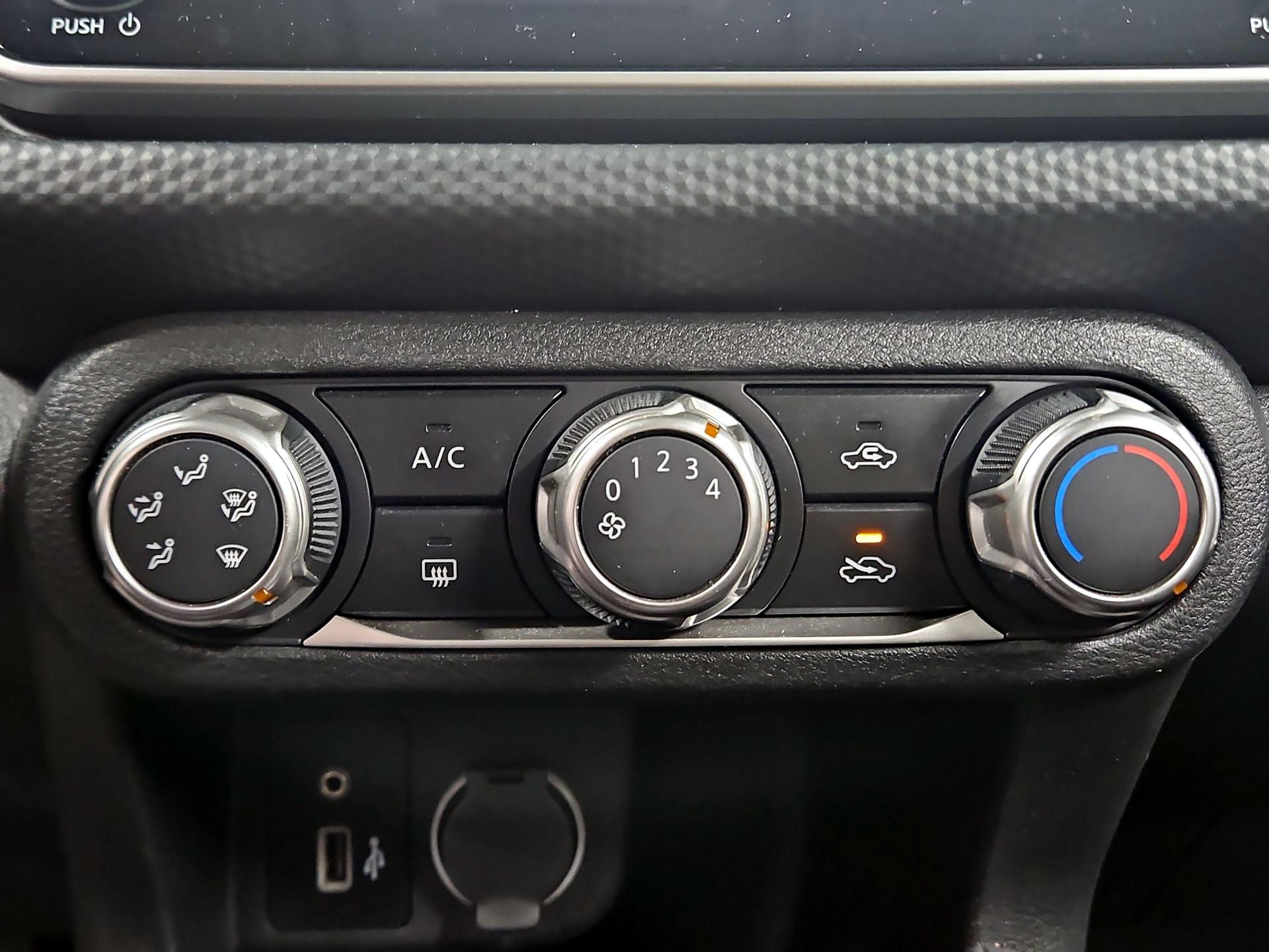 Thumbnail: 2021 Nissan Kicks - 16