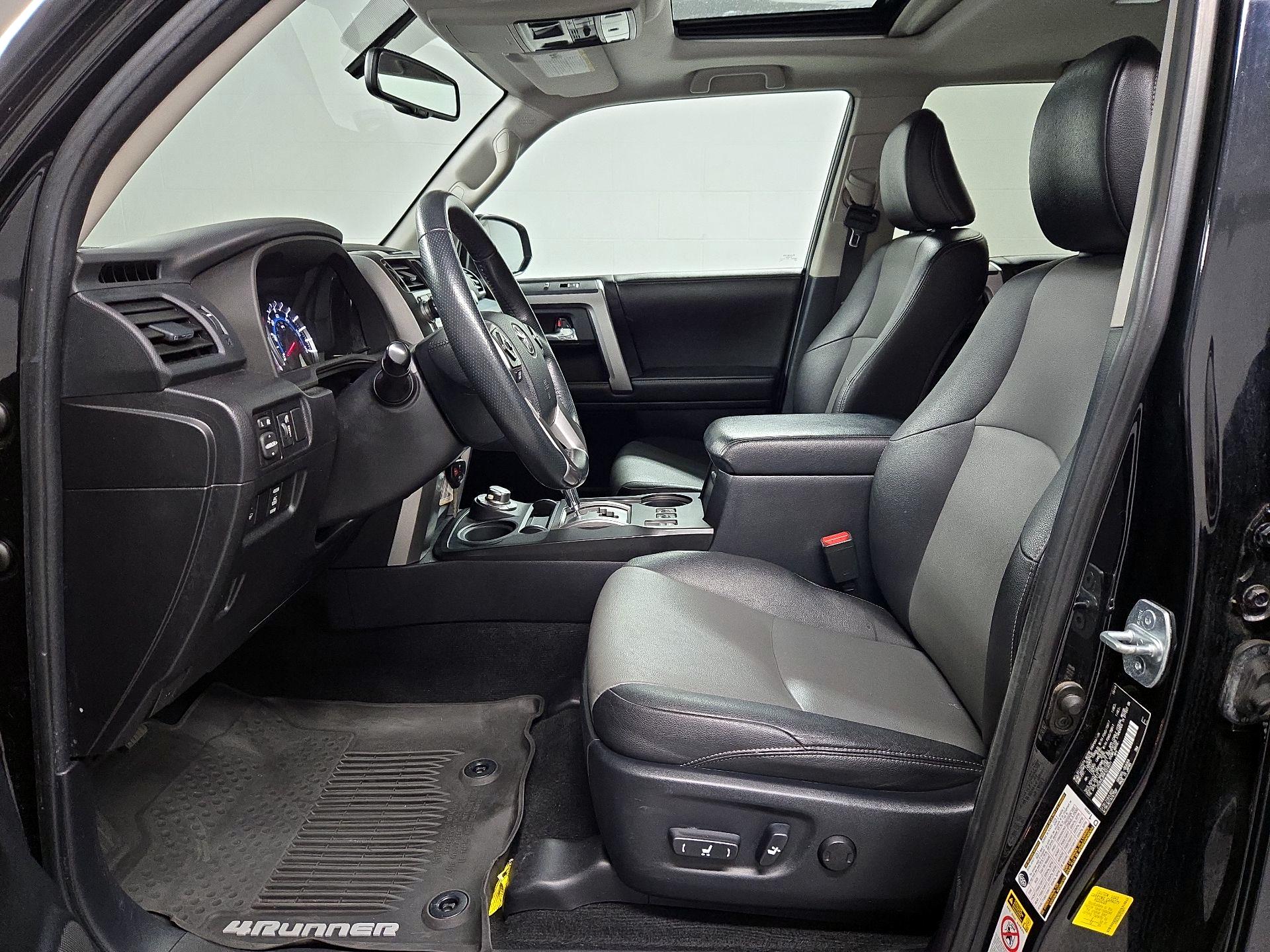 Thumbnail: 2015 Toyota 4Runner - 11