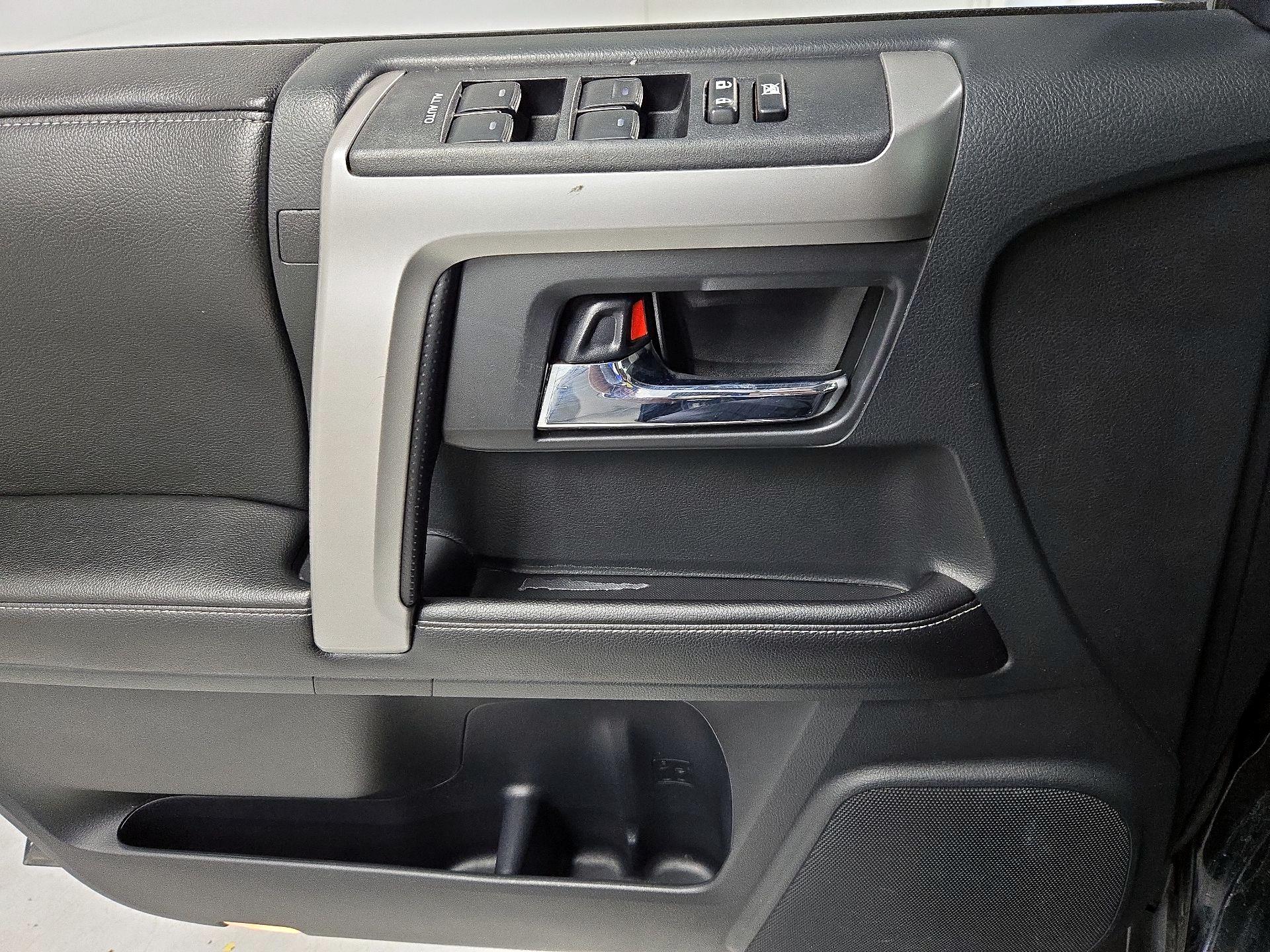 Thumbnail: 2015 Toyota 4Runner - 12