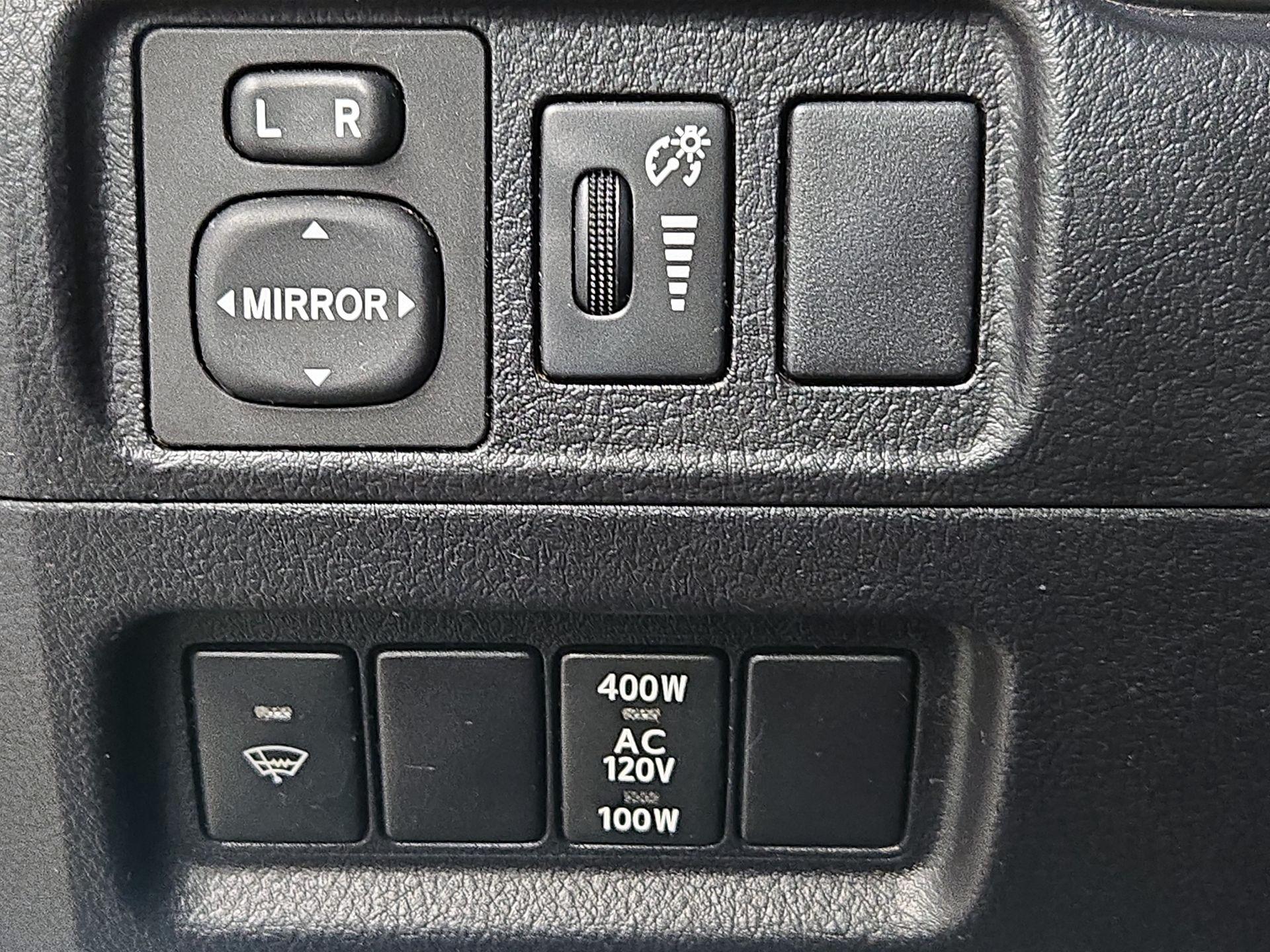 Thumbnail: 2015 Toyota 4Runner - 13