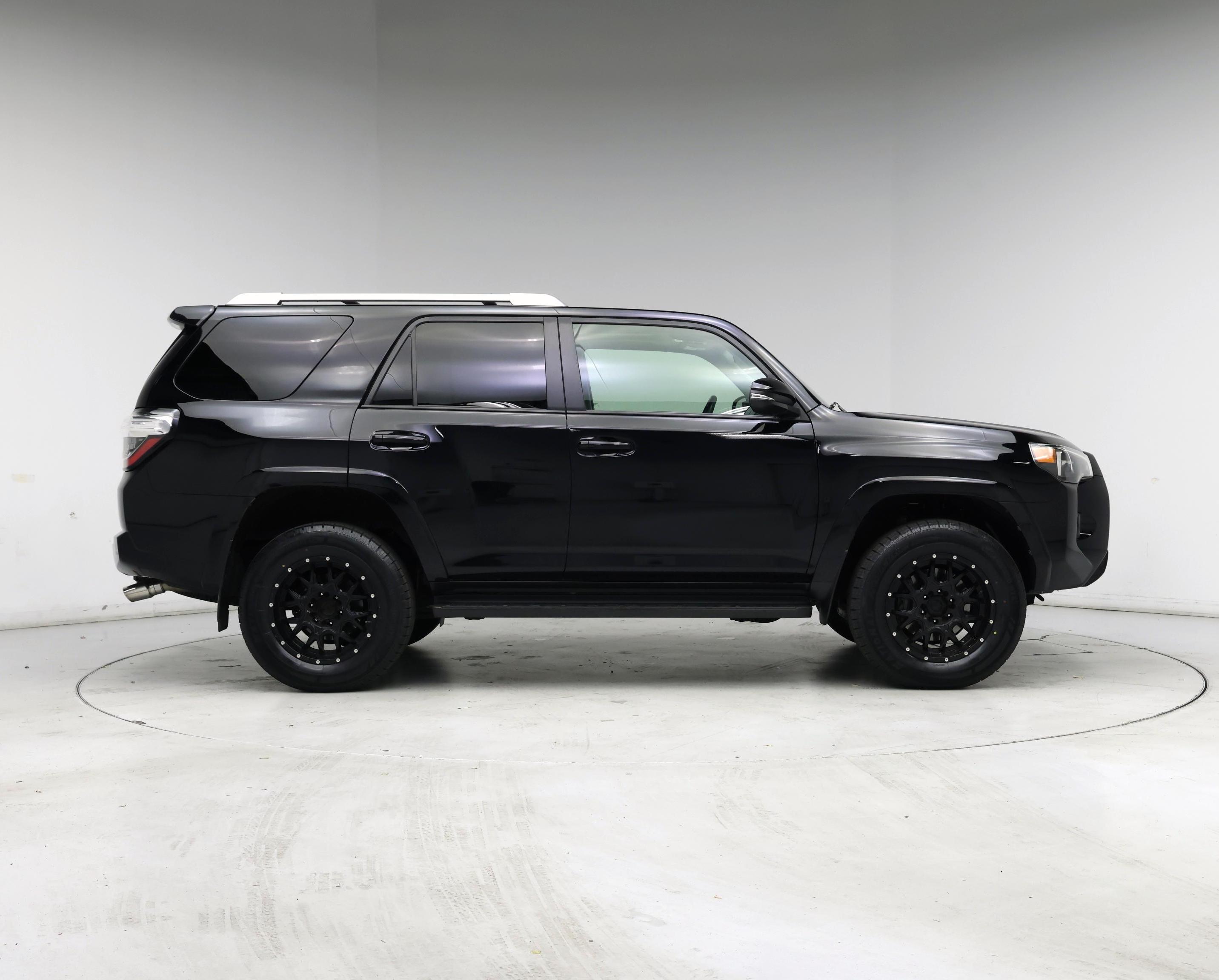 Thumbnail: 2015 Toyota 4Runner - 7