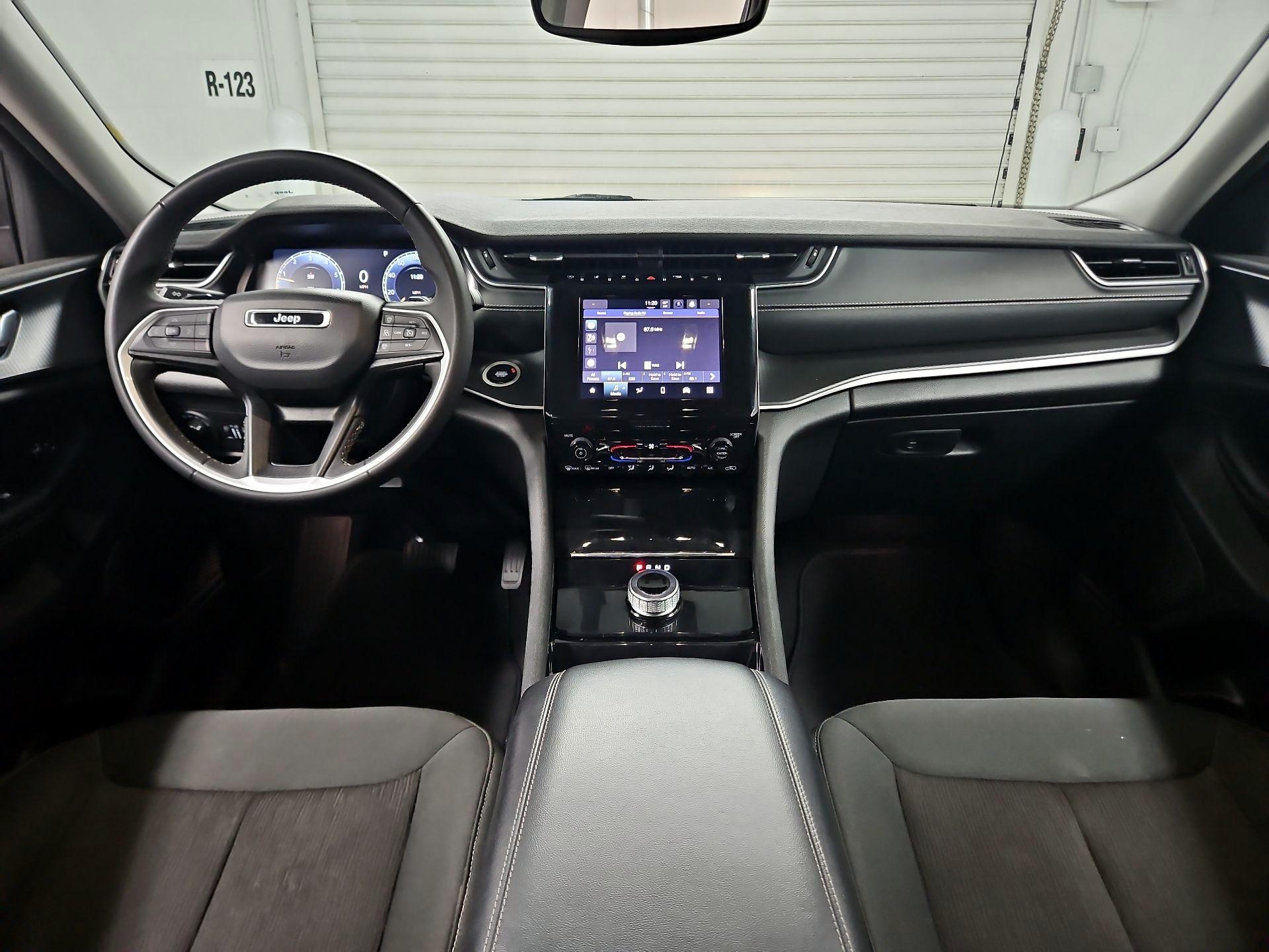 Thumbnail: 2023 Jeep Grand Cherokee L - 9