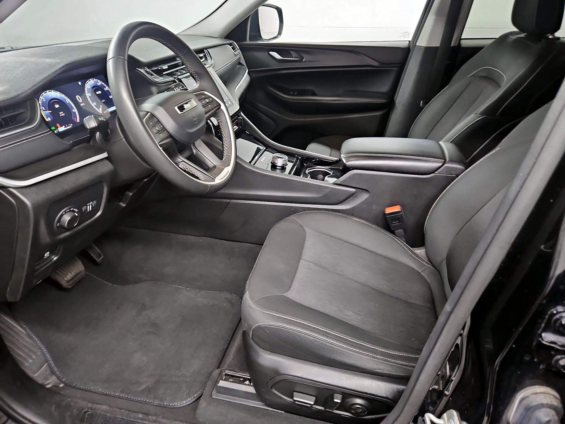 Thumbnail: 2023 Jeep Grand Cherokee L - 11