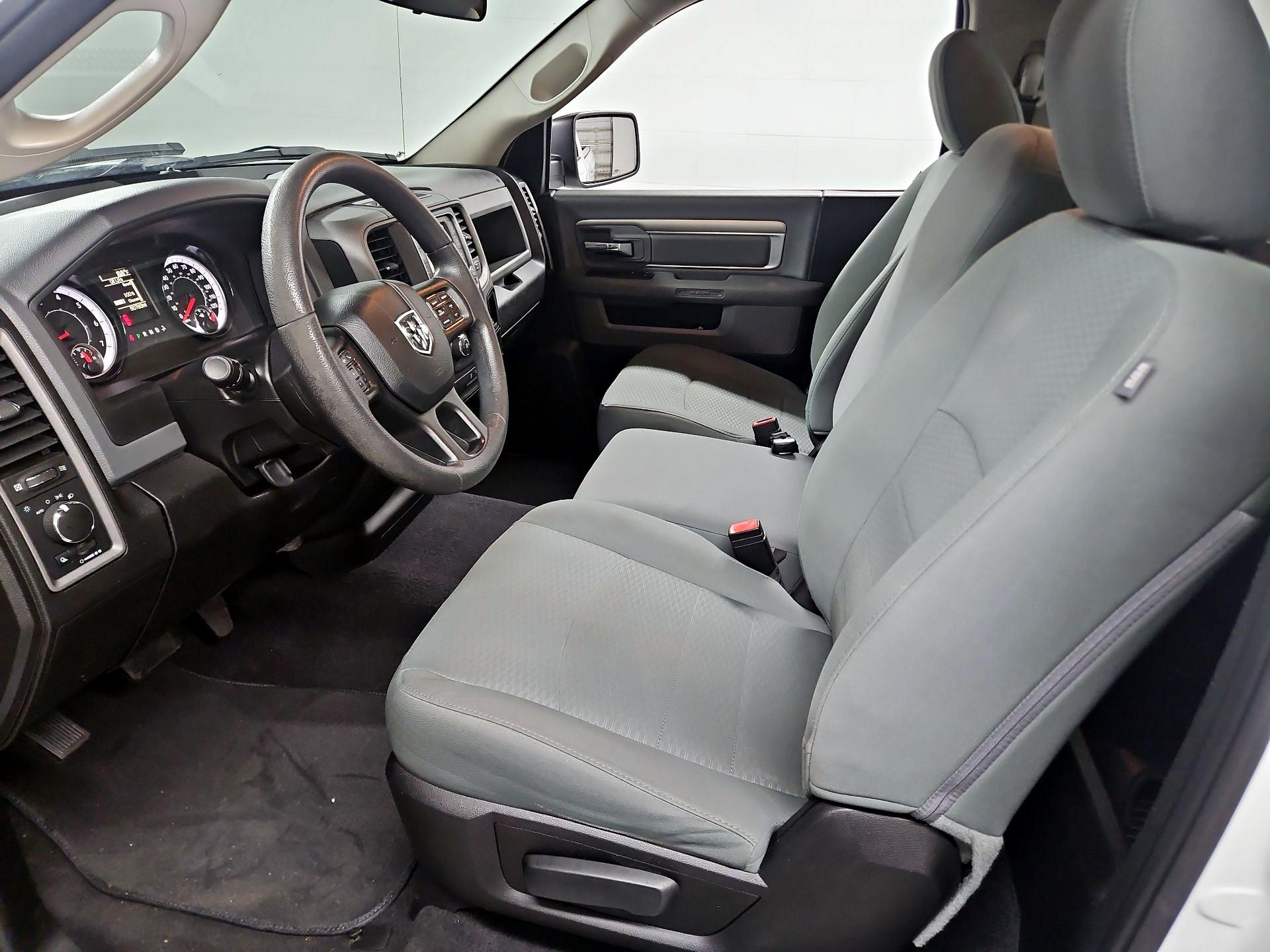 Thumbnail: 2020 RAM 1500 Classic - 11