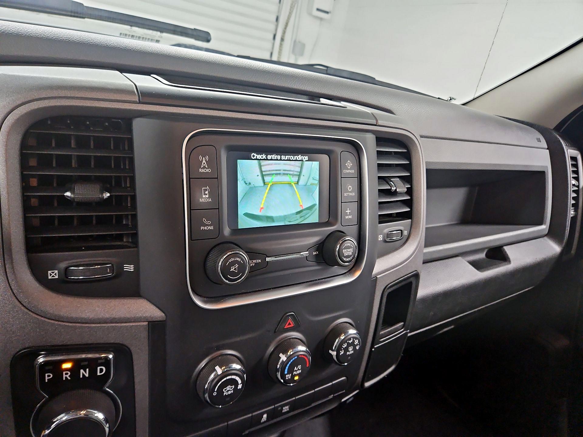 Thumbnail: 2020 RAM 1500 Classic - 14