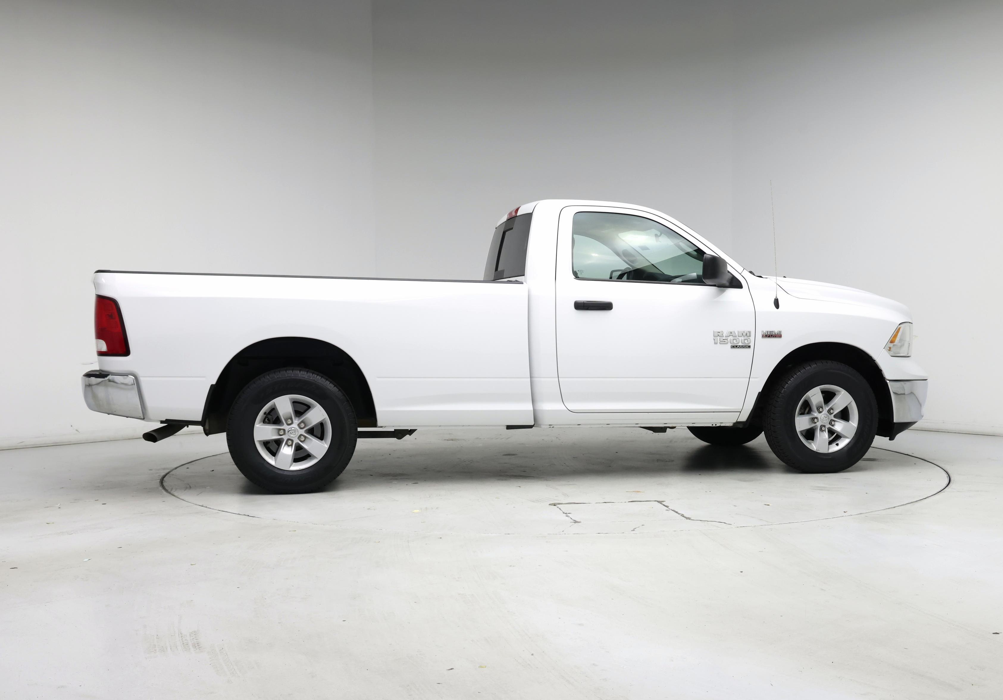 Thumbnail: 2020 RAM 1500 Classic - 7