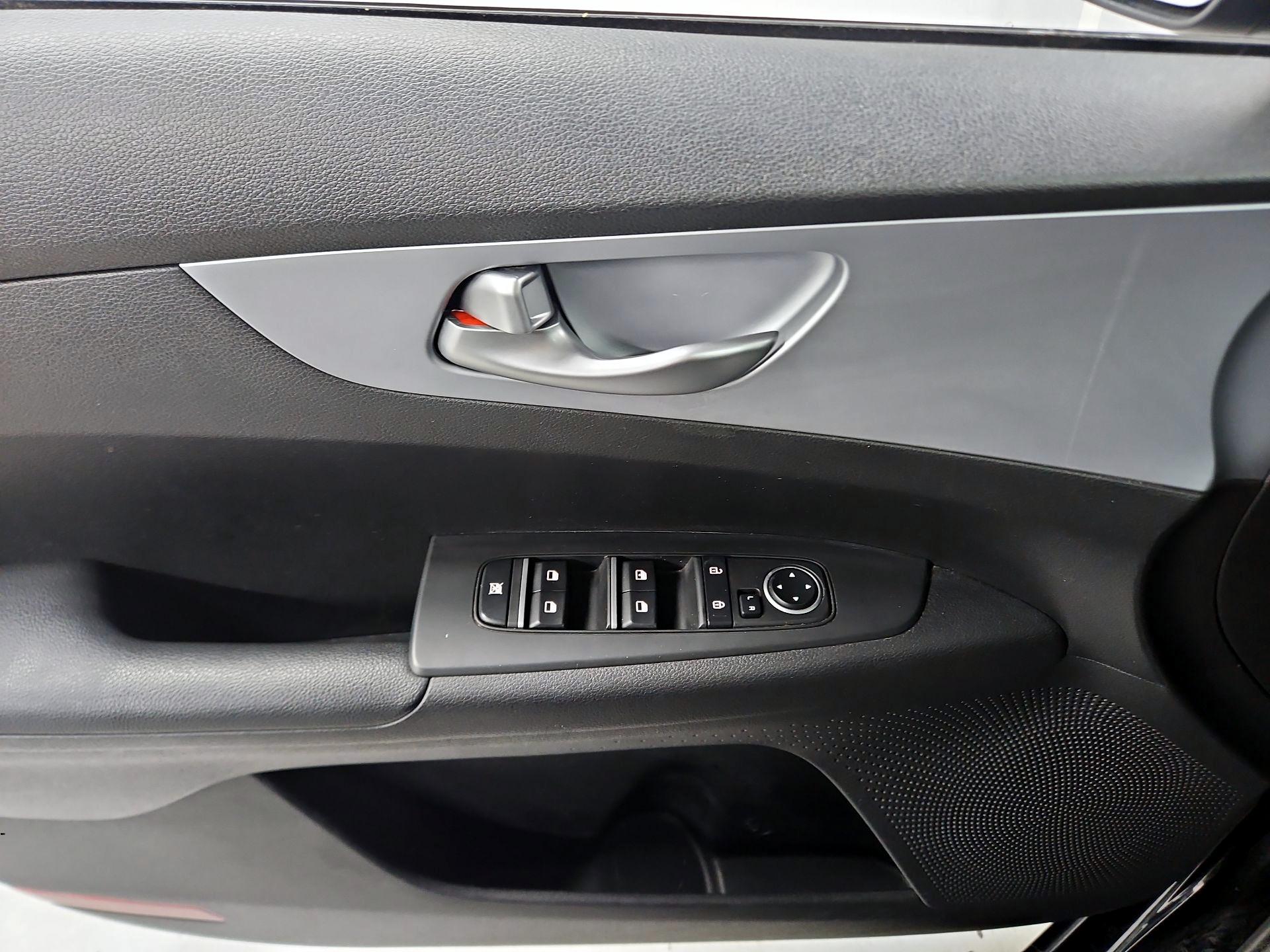 Thumbnail: 2023 Kia Forte - 12
