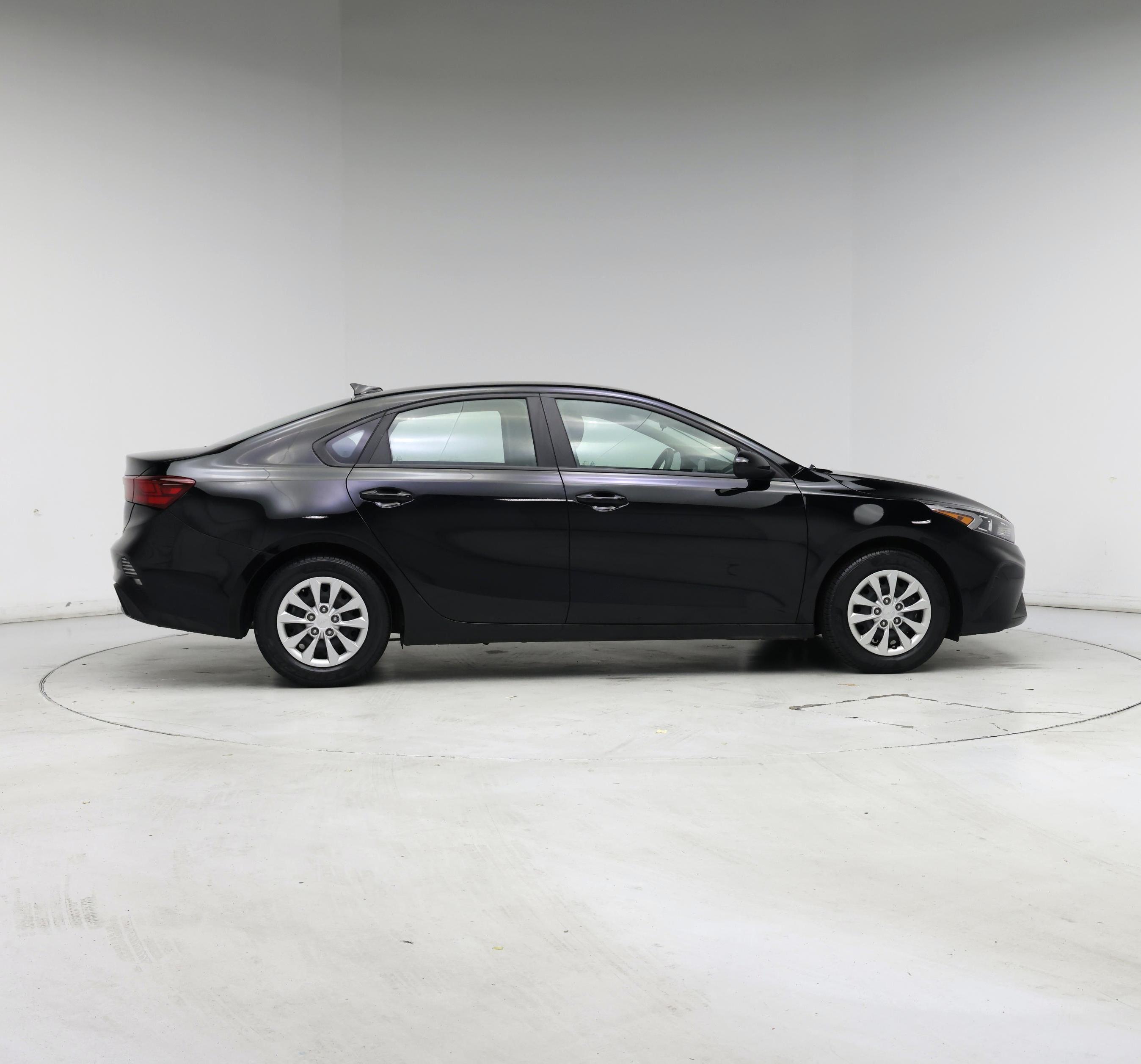 Thumbnail: 2023 Kia Forte - 7
