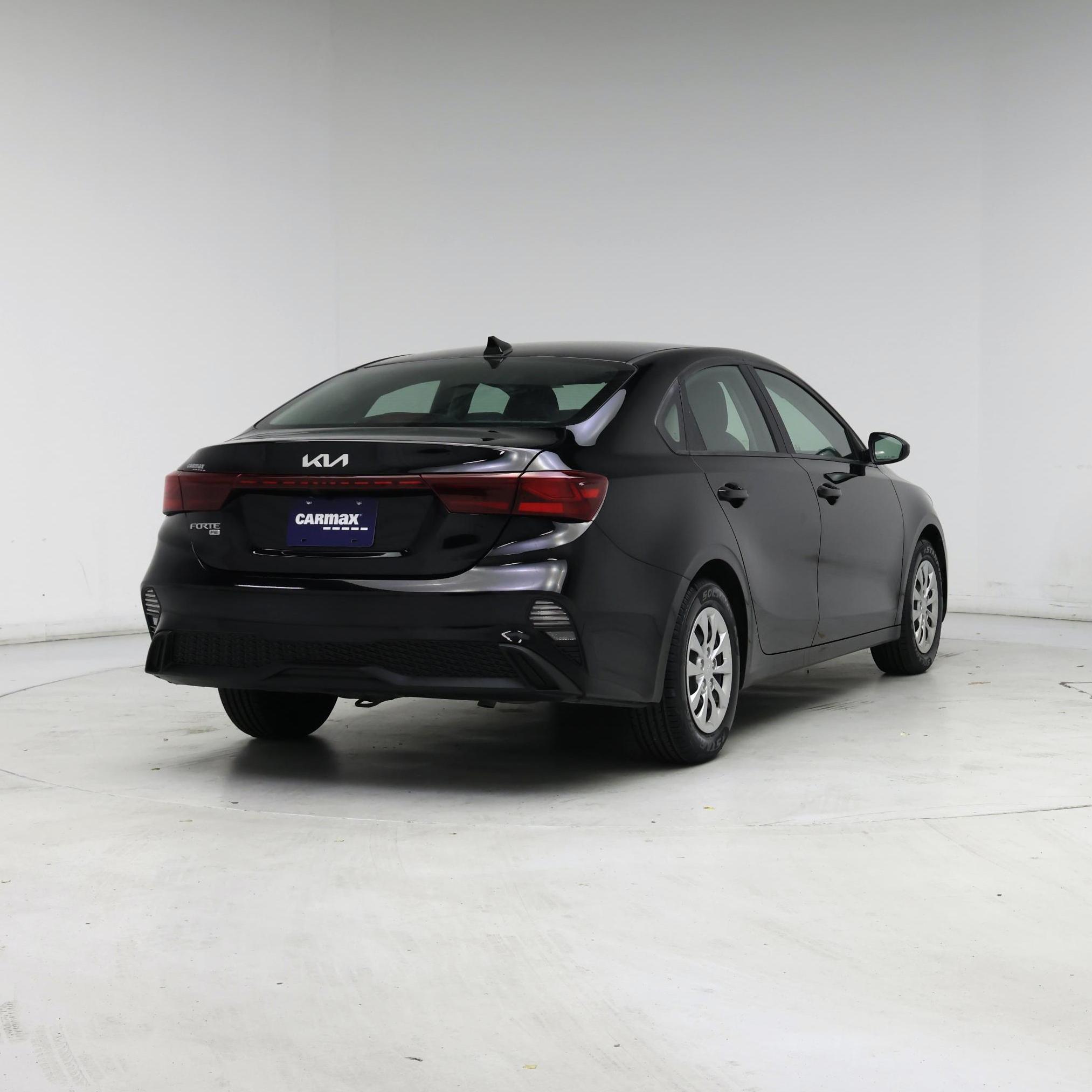 Thumbnail: 2023 Kia Forte - 8