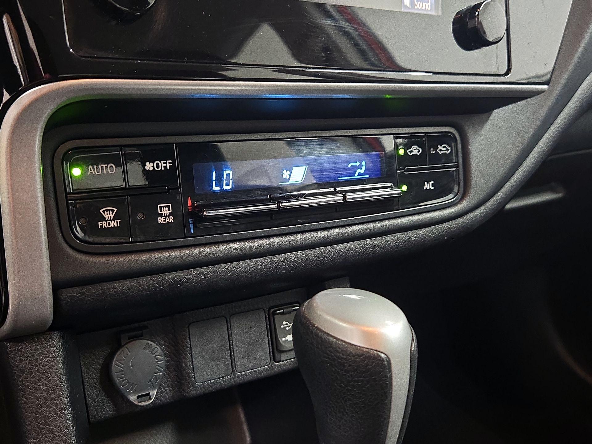 Thumbnail: 2018 Toyota Corolla - 16