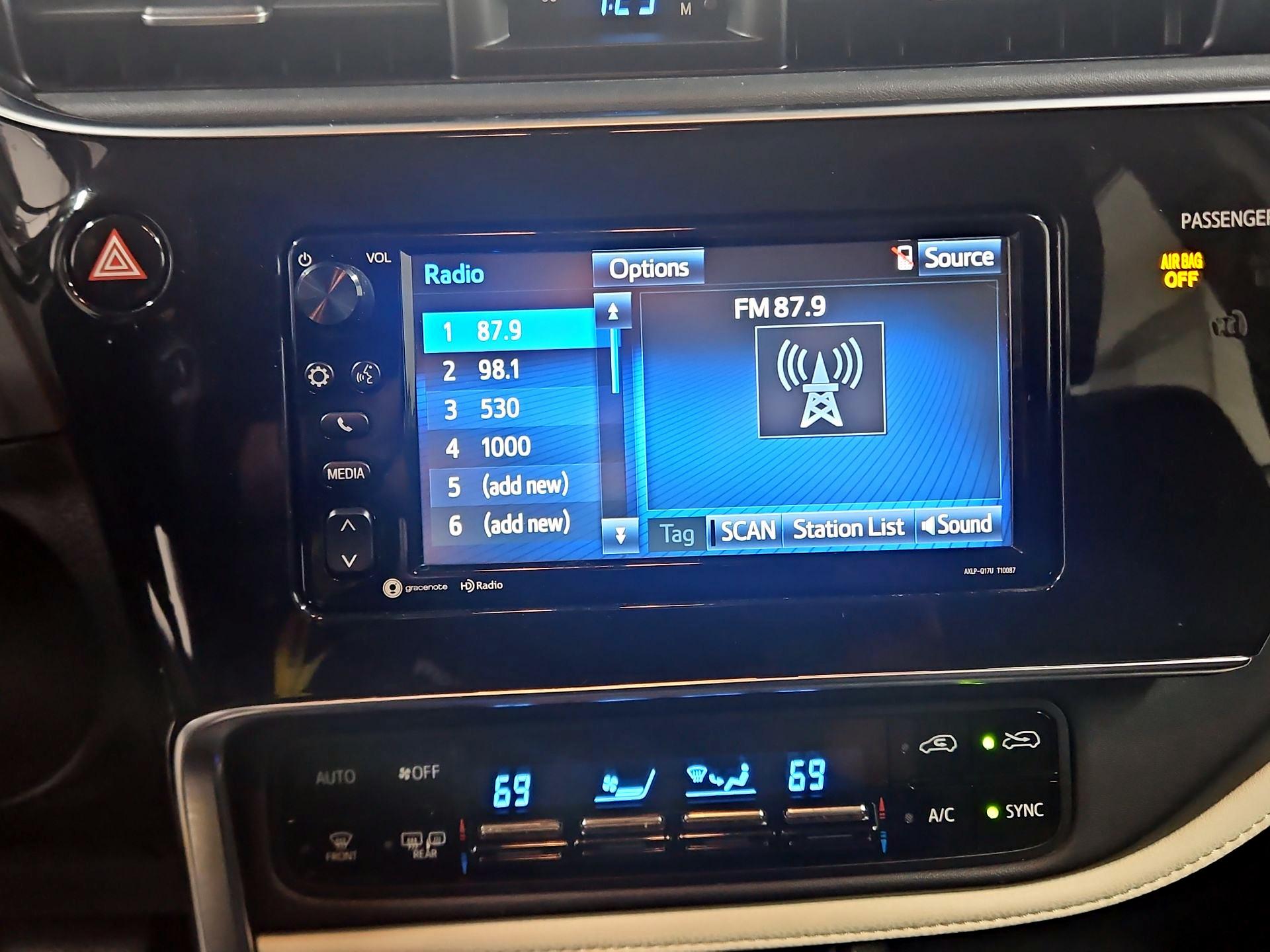 Thumbnail: 2018 Toyota Corolla iM - 15