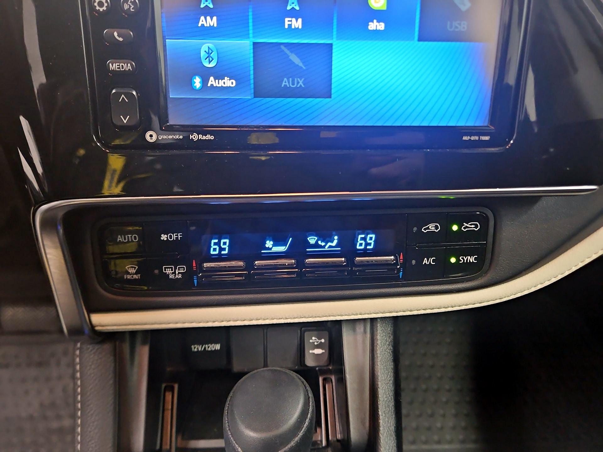 Thumbnail: 2018 Toyota Corolla iM - 16