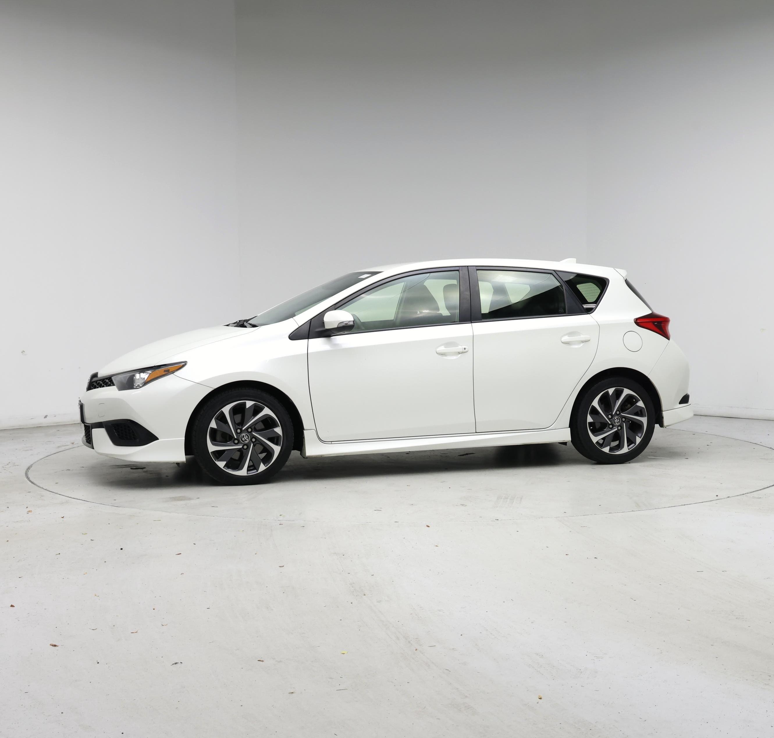 Thumbnail: 2018 Toyota Corolla iM - 3